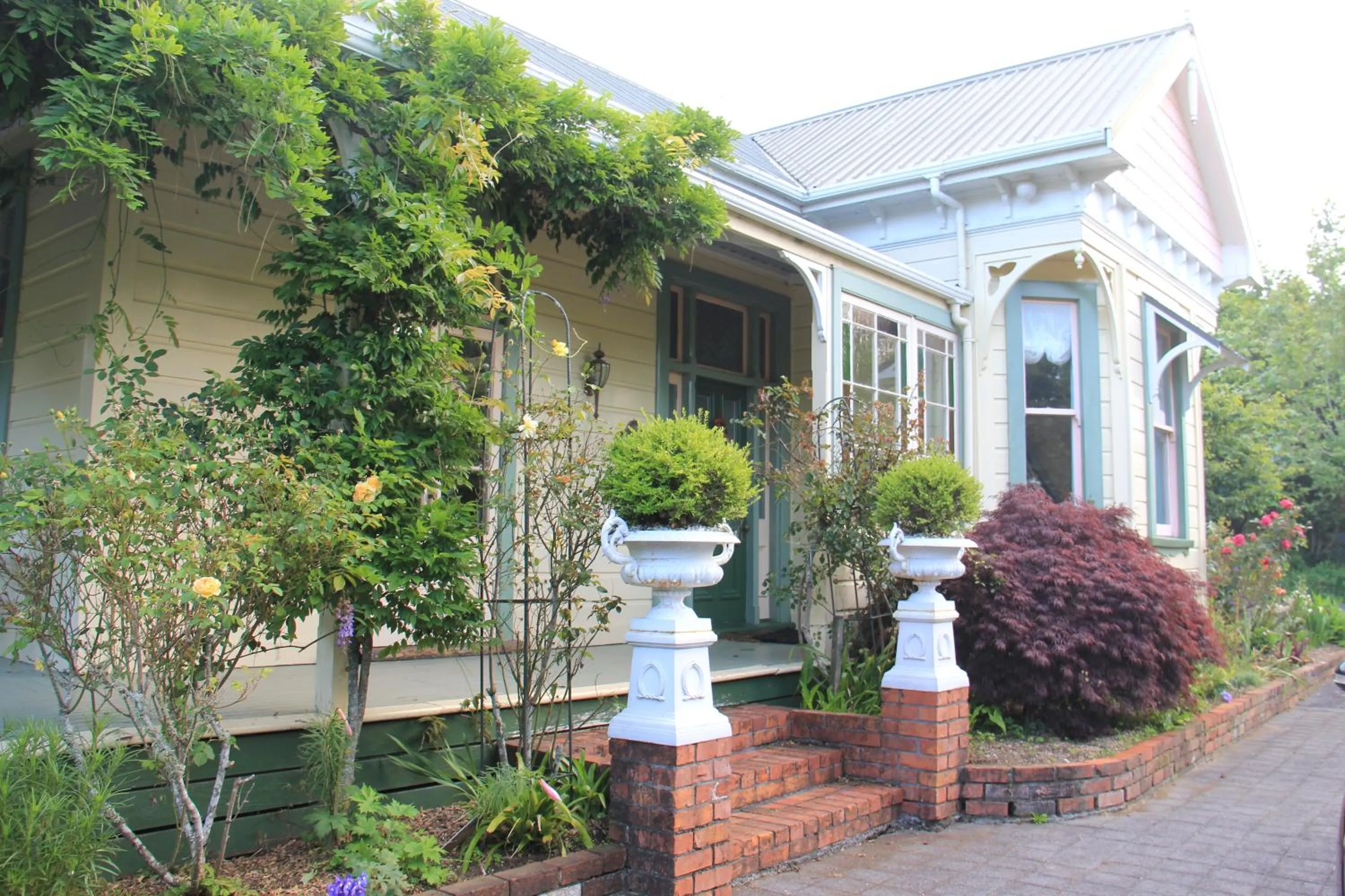 Facade/entrance in Regan House