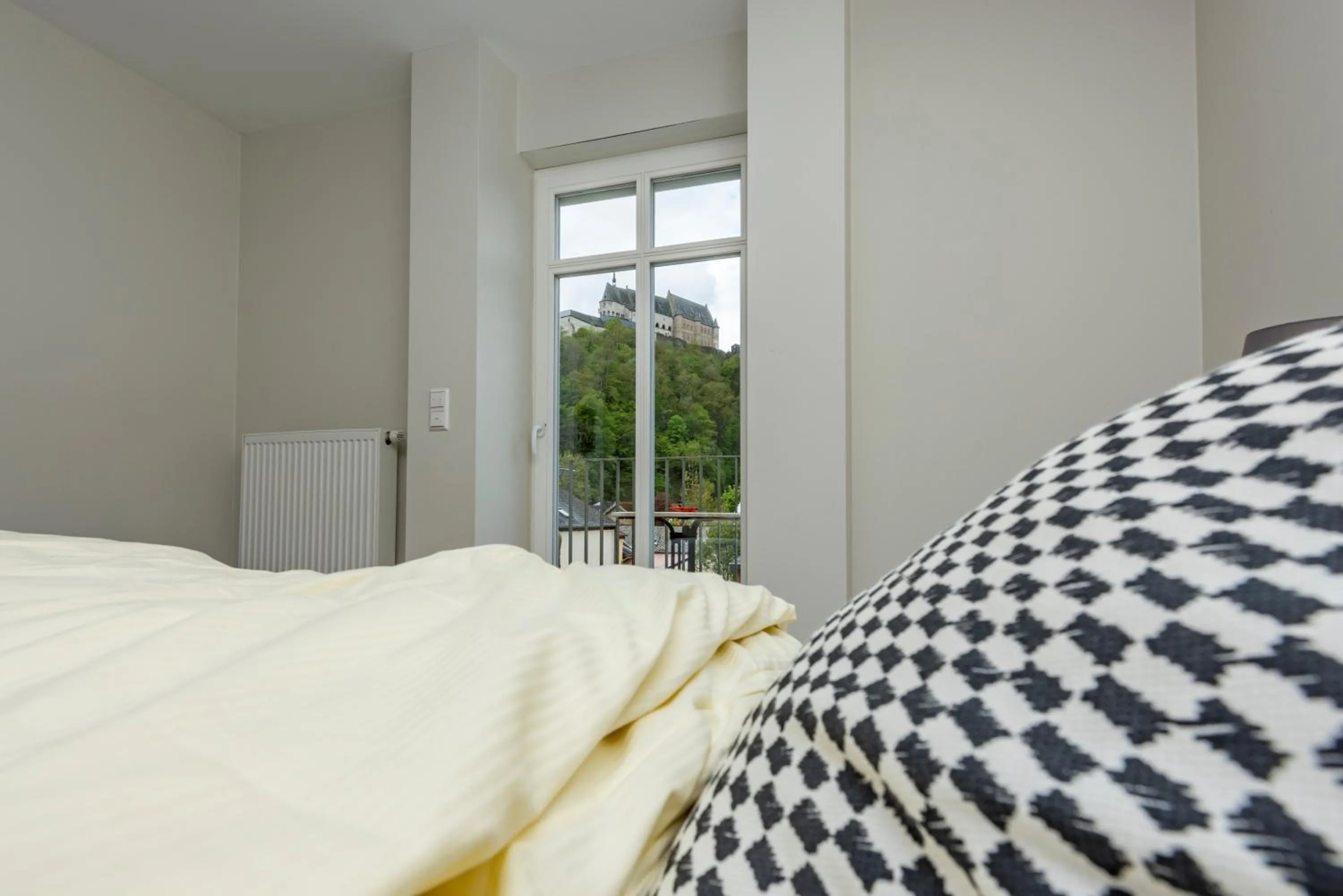 Bed in Hôtel - Restaurant " Victor Hugo"