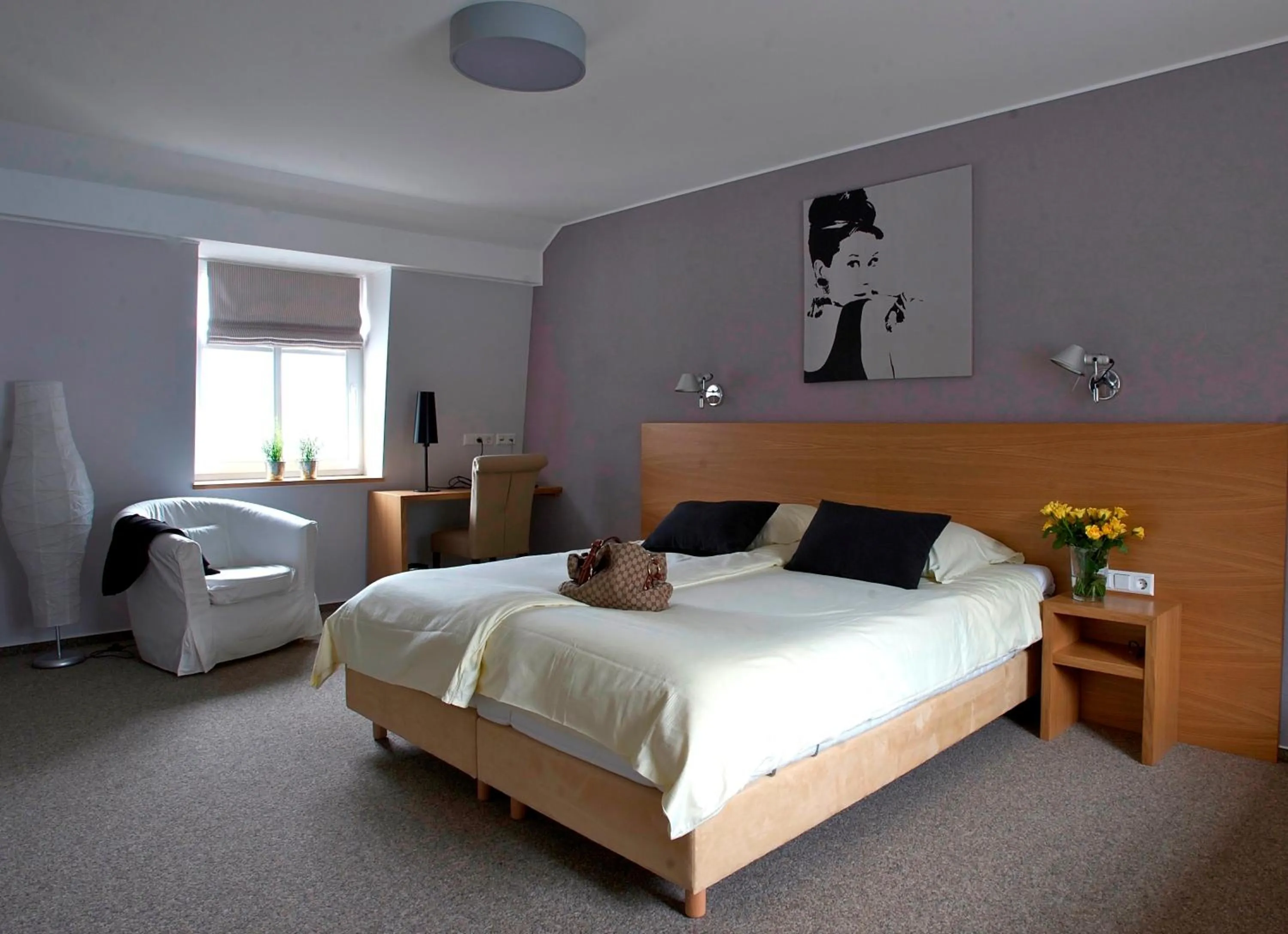 Bedroom, Bed in Hôtel - Restaurant " Victor Hugo"