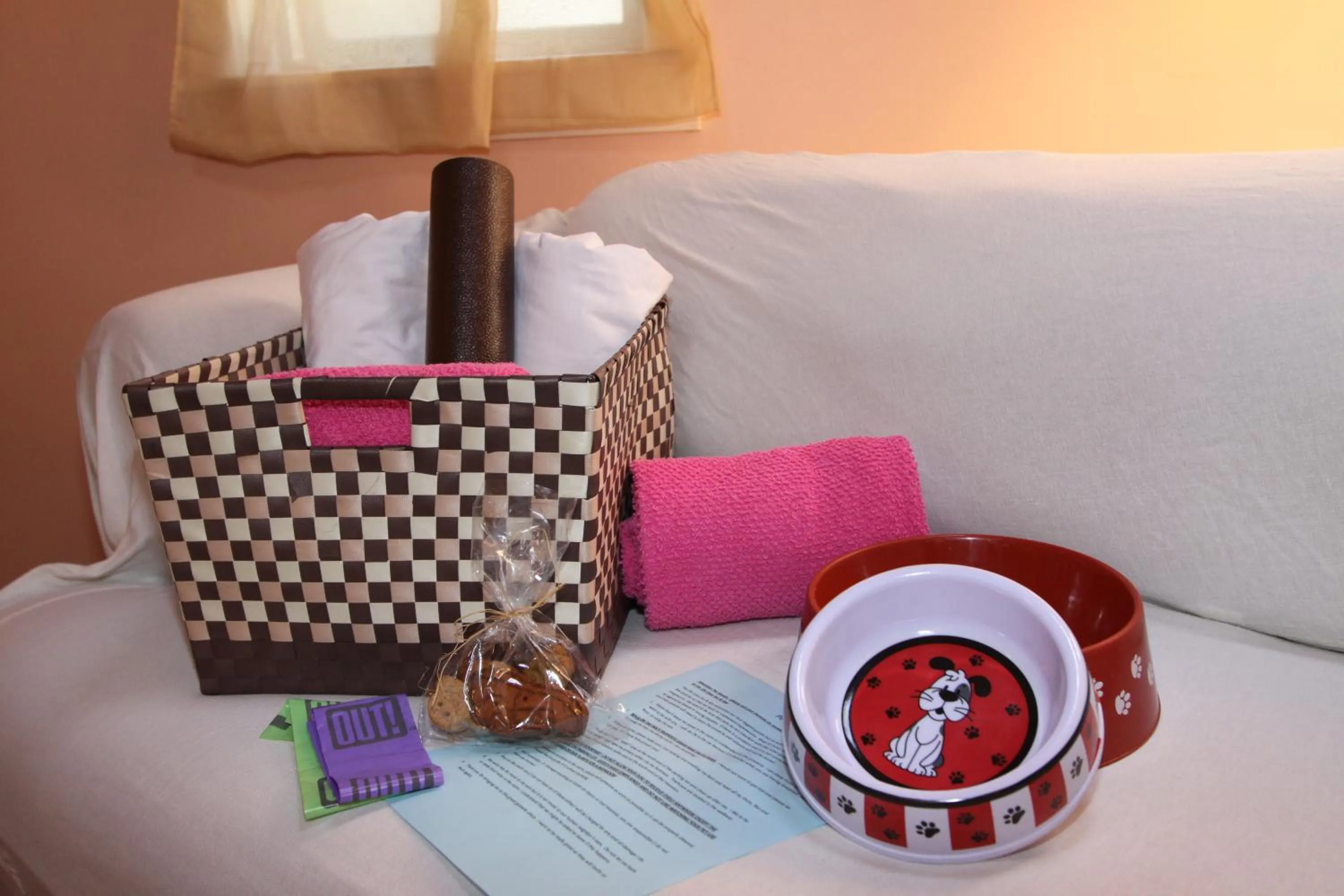 Decorative detail, Bed in Elk Cove Inn & Spa