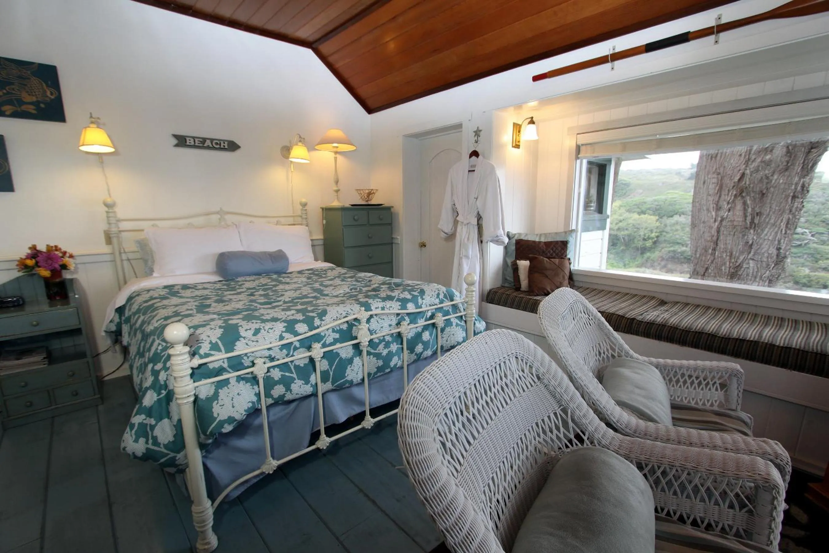 Bedroom, Bed in Elk Cove Inn & Spa