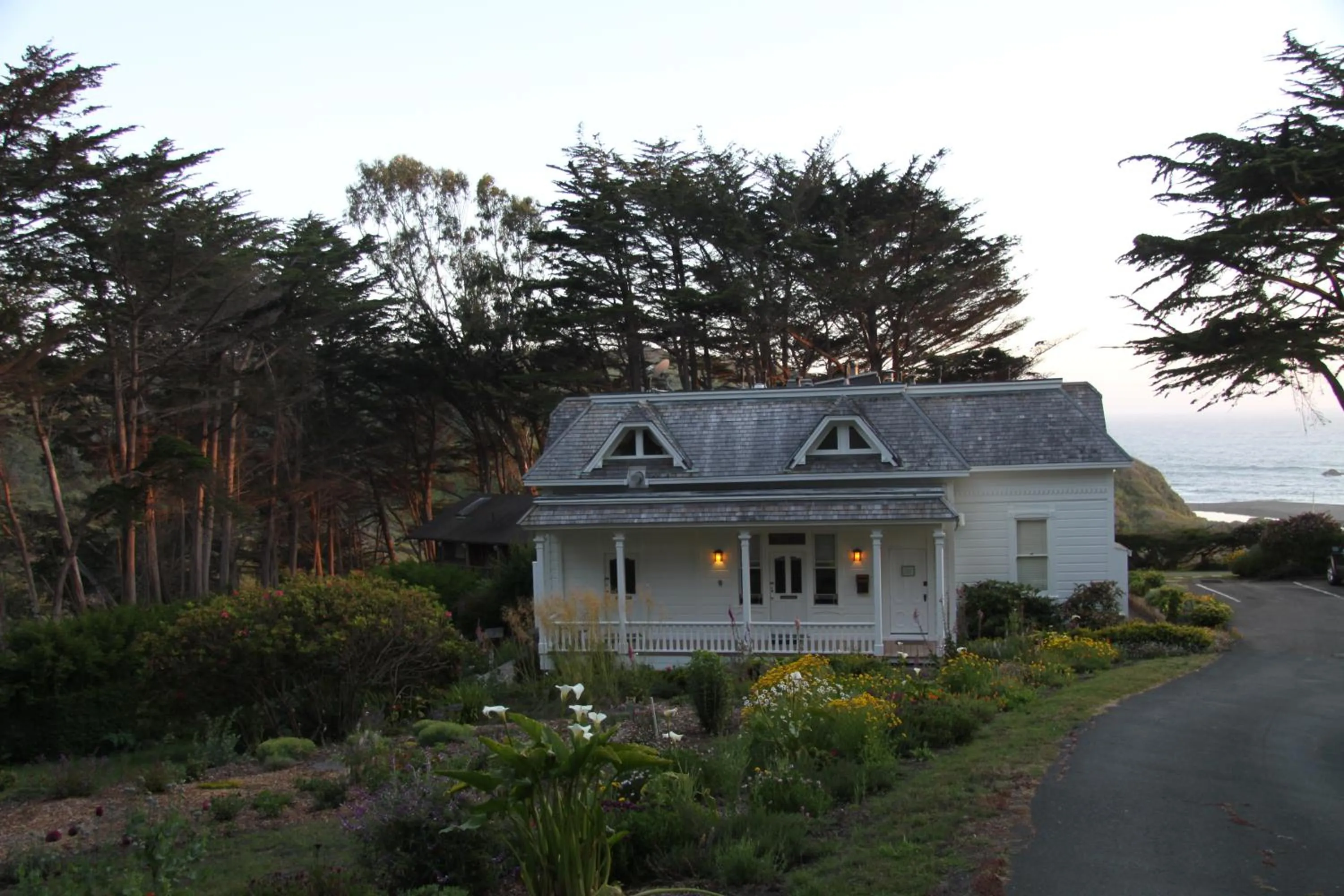 Natural landscape in Elk Cove Inn & Spa