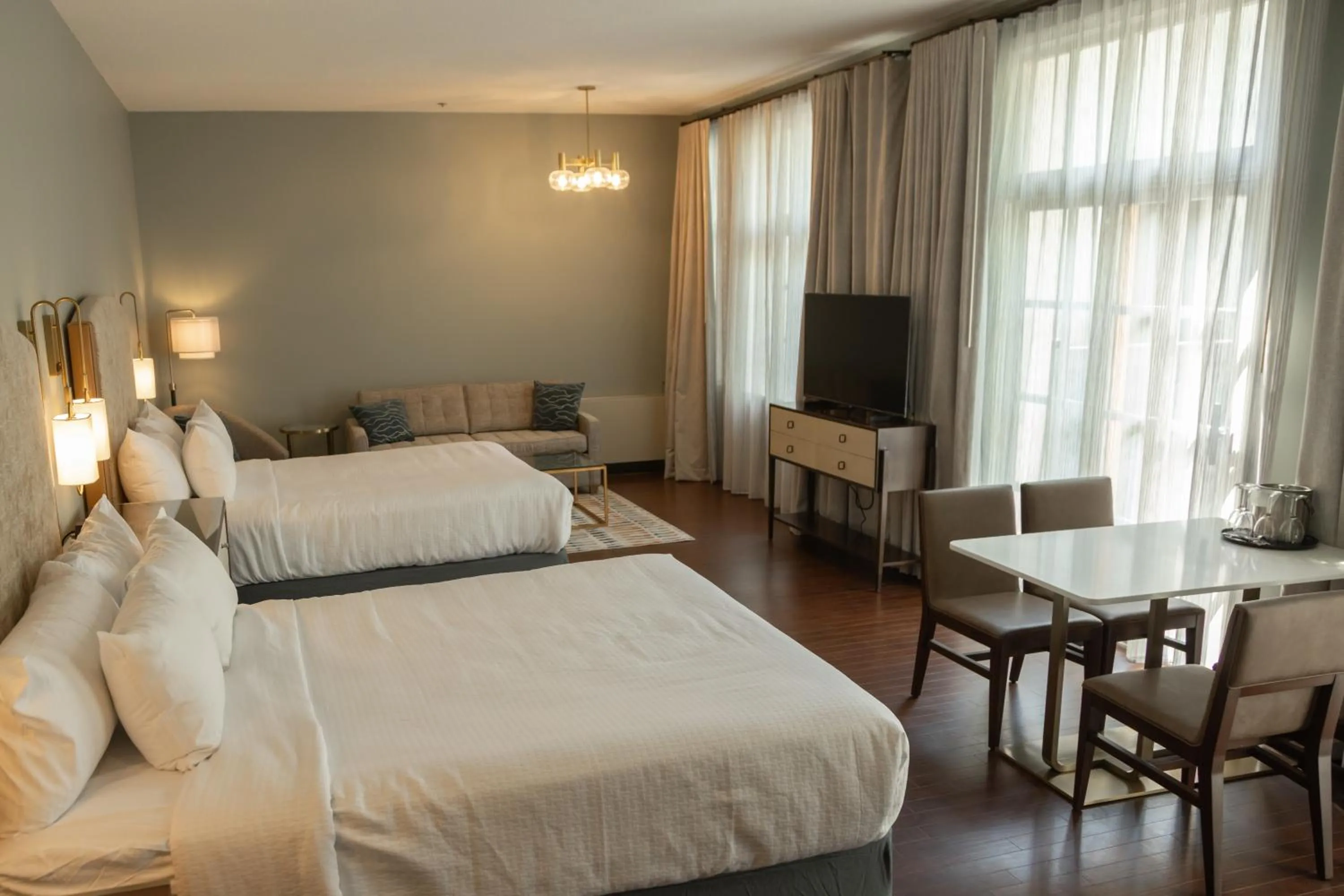 Bedroom, Bed in La Tourelle Inn & Spa