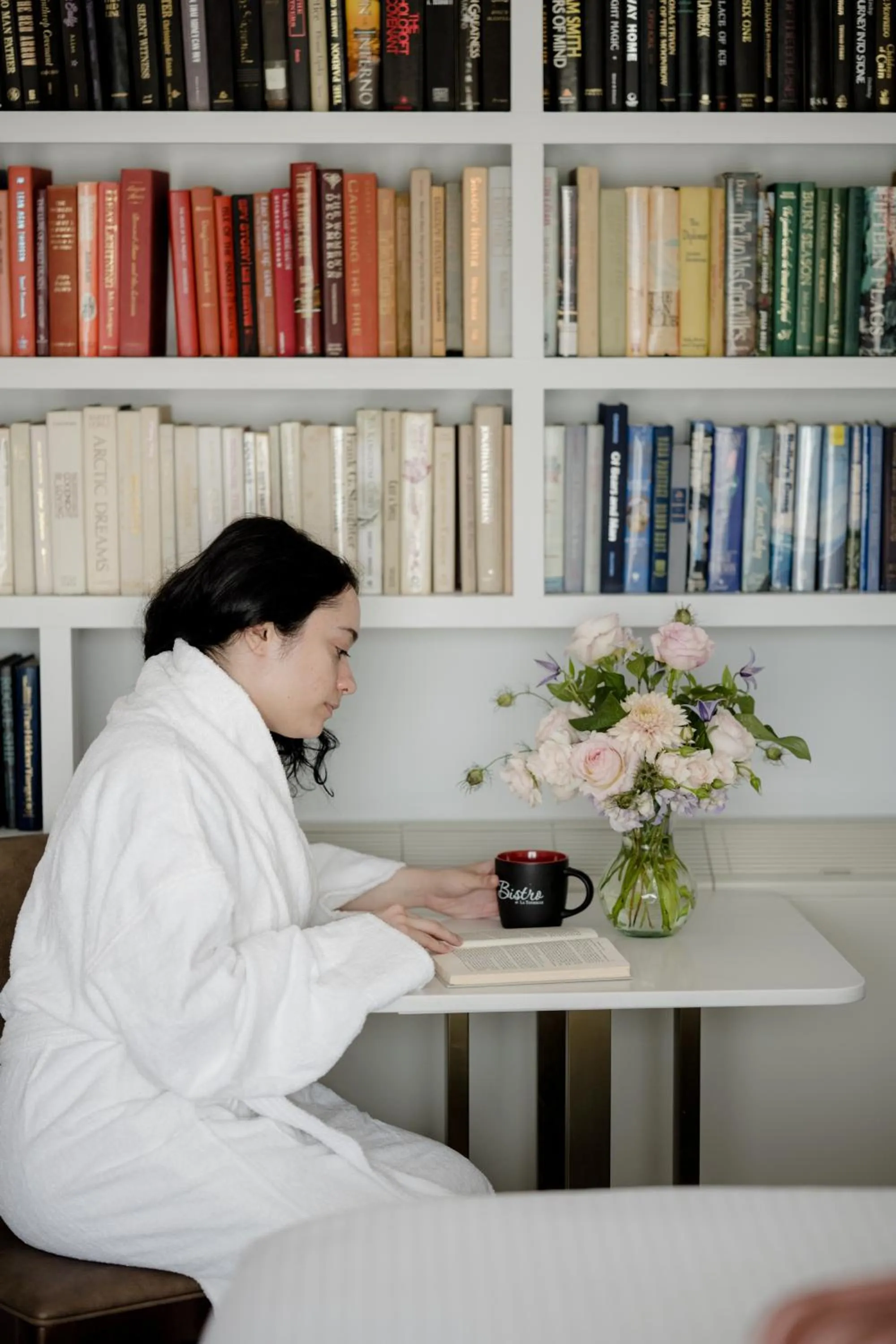 Library in La Tourelle Inn & Spa