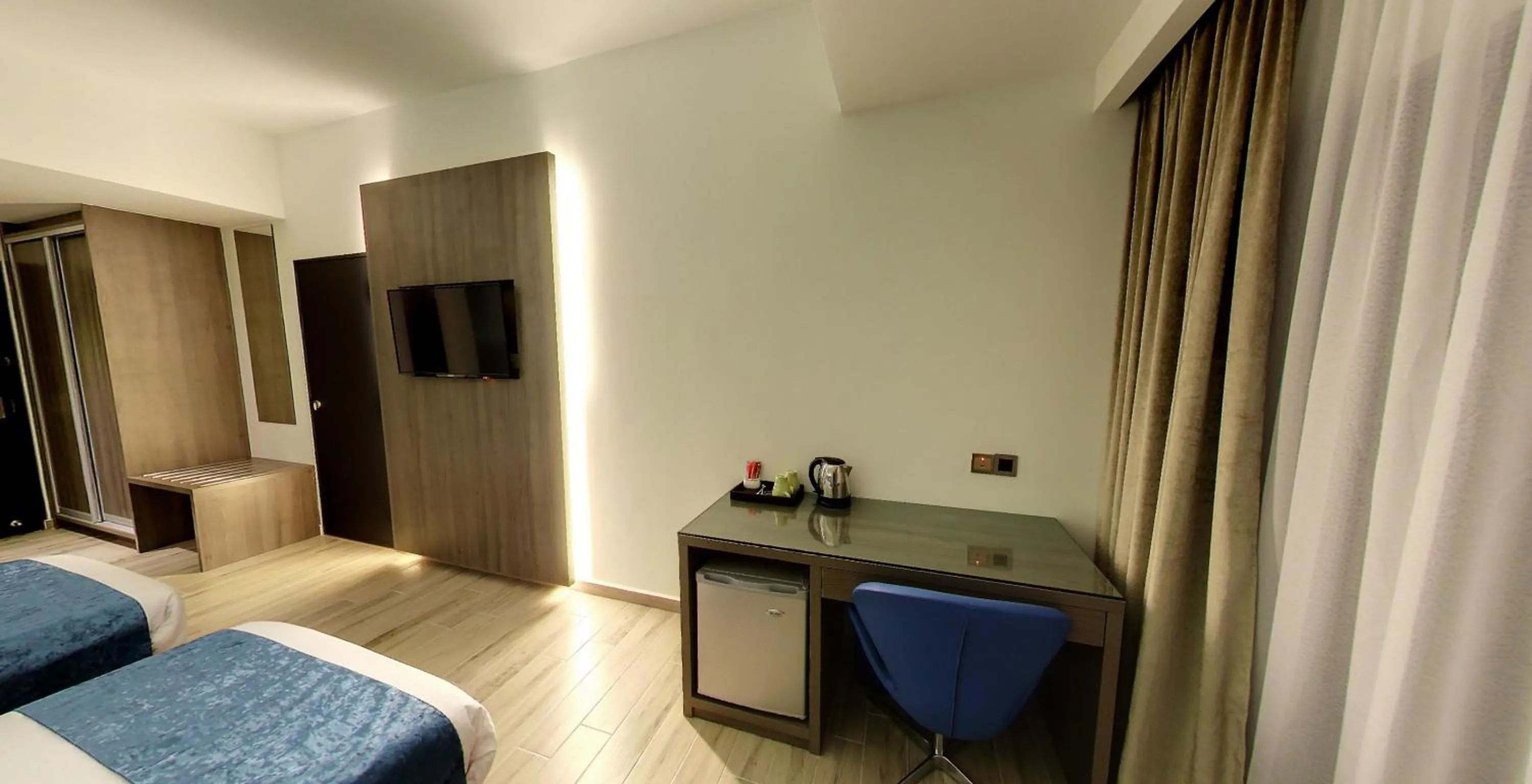 Bed in Flora by Crossroads Hotel