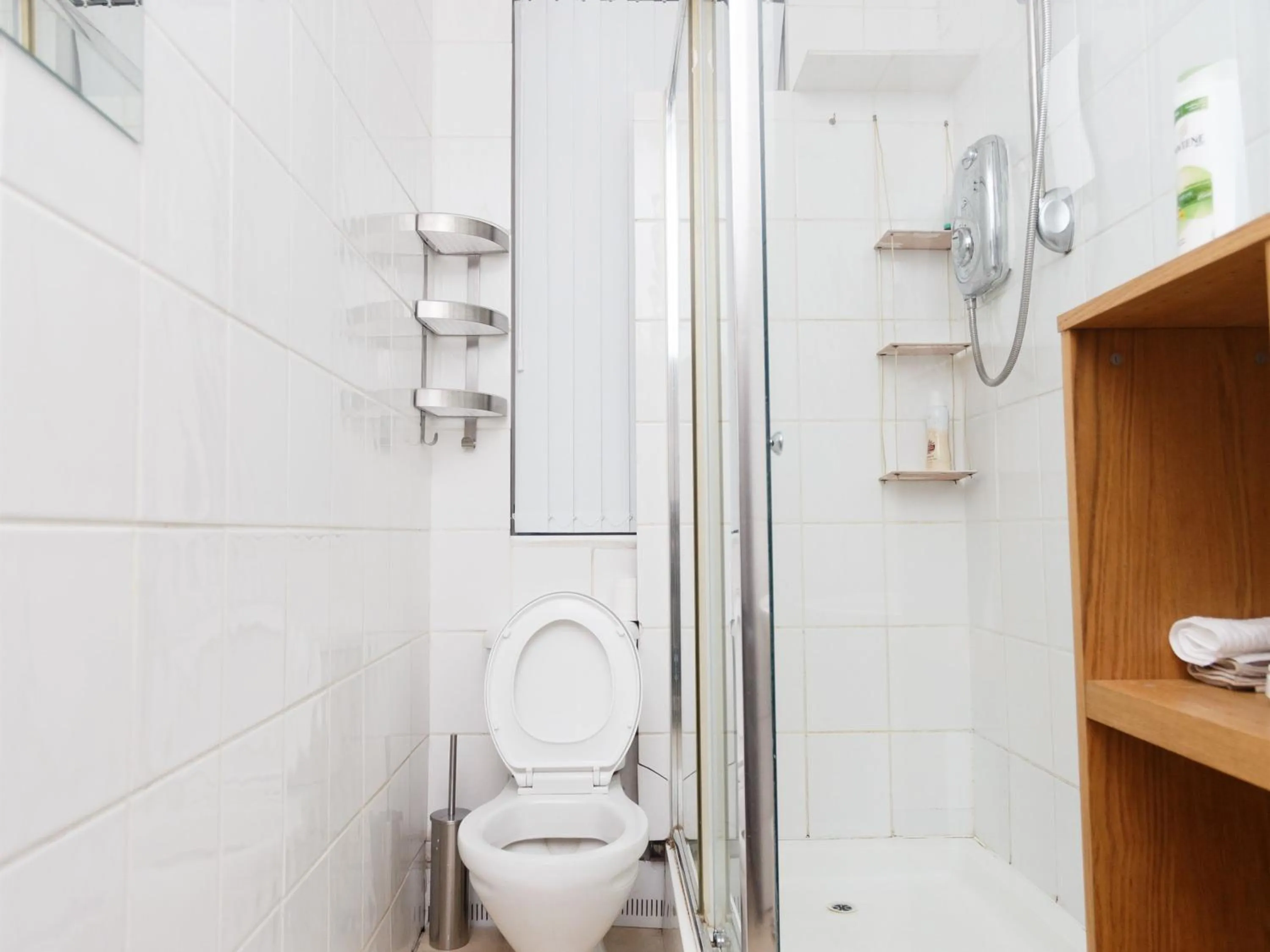 Bathroom in Ruth Apartments