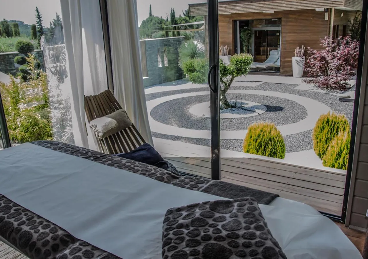 Massage, Bed in Mas des Cigales