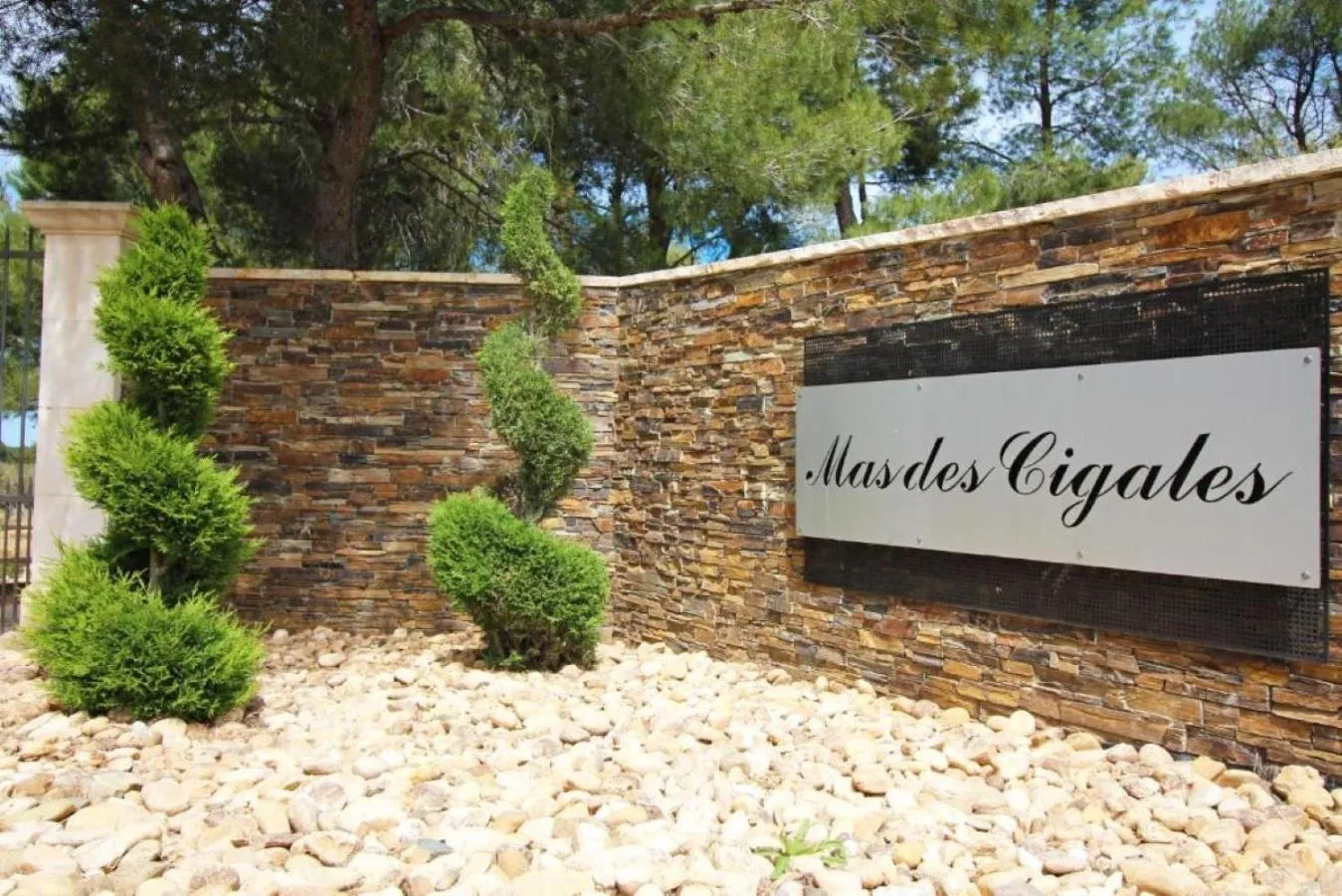 Property building in Mas des Cigales