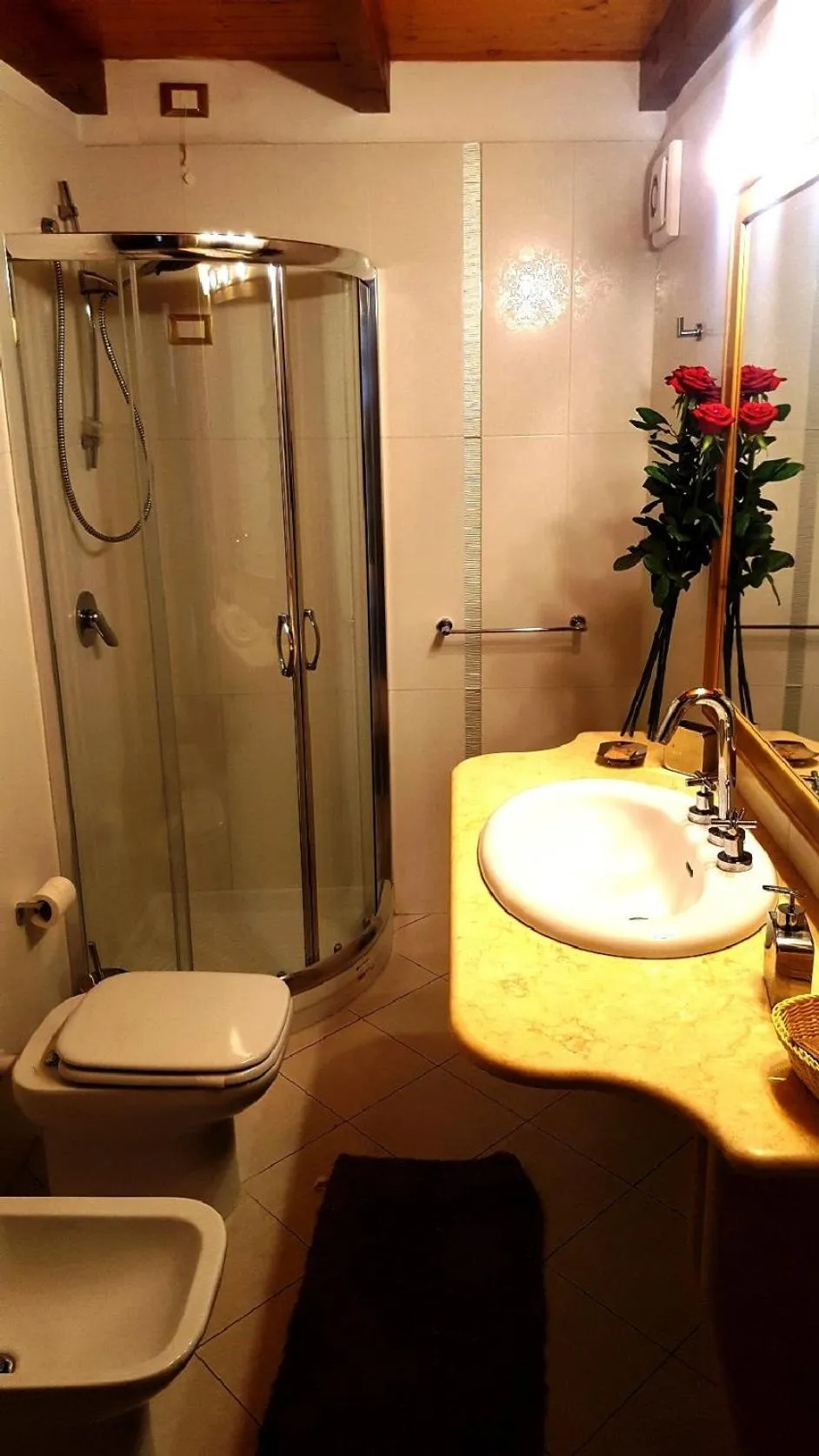 Toilet in Palazzo Zimatore Residenza D'Epoca