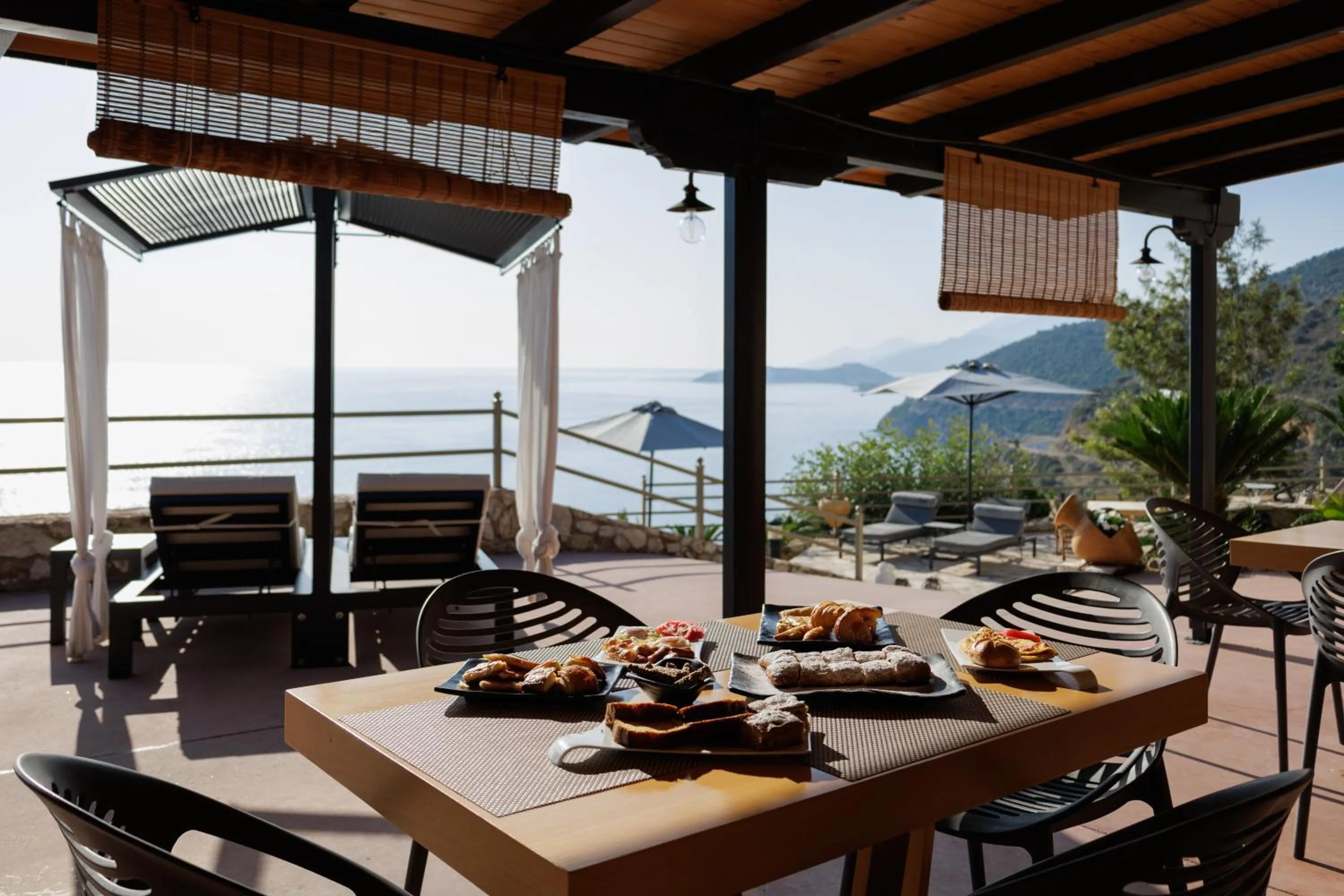 Breakfast in Blue Horizon Suites