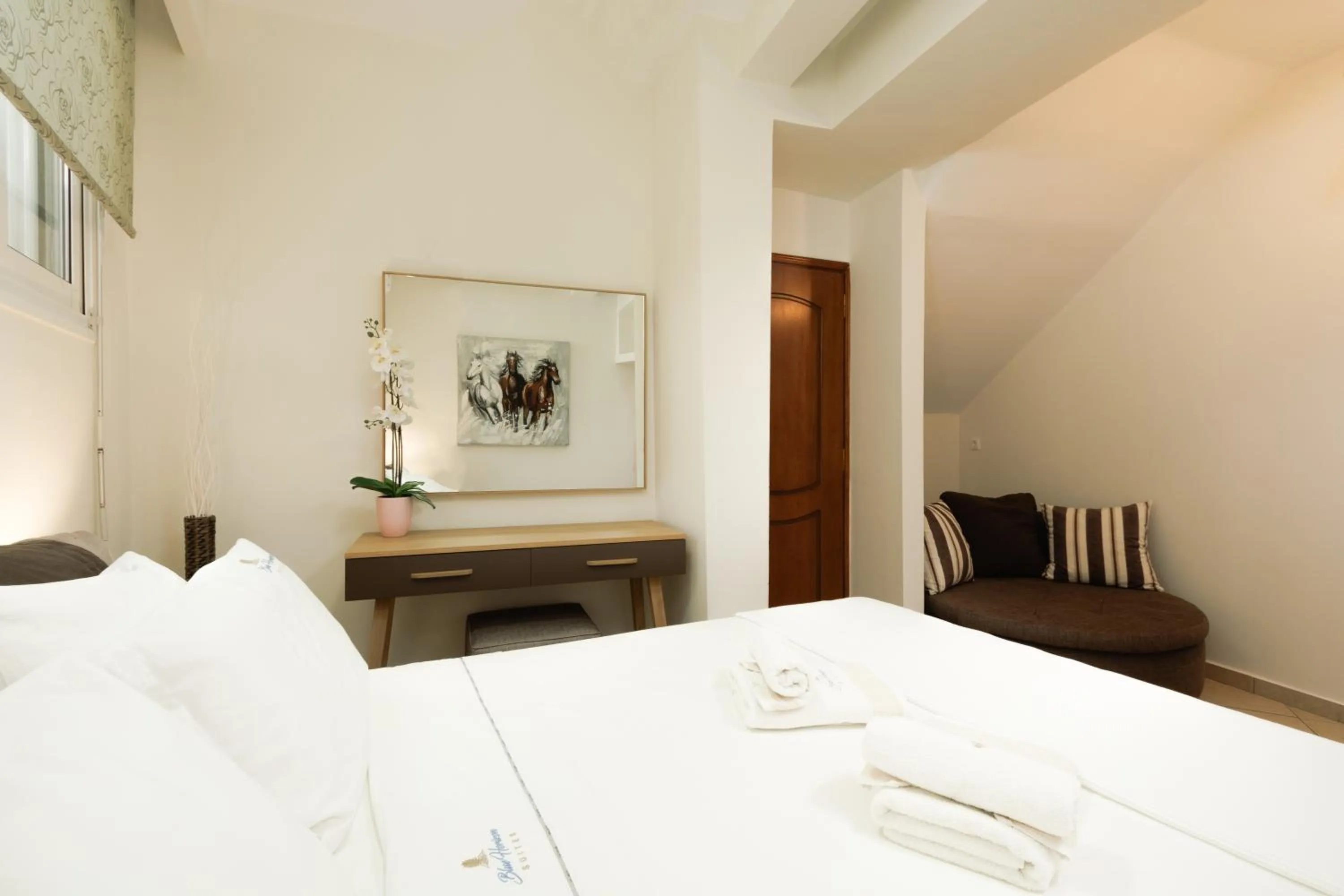 Decorative detail, Bed in Blue Horizon Suites