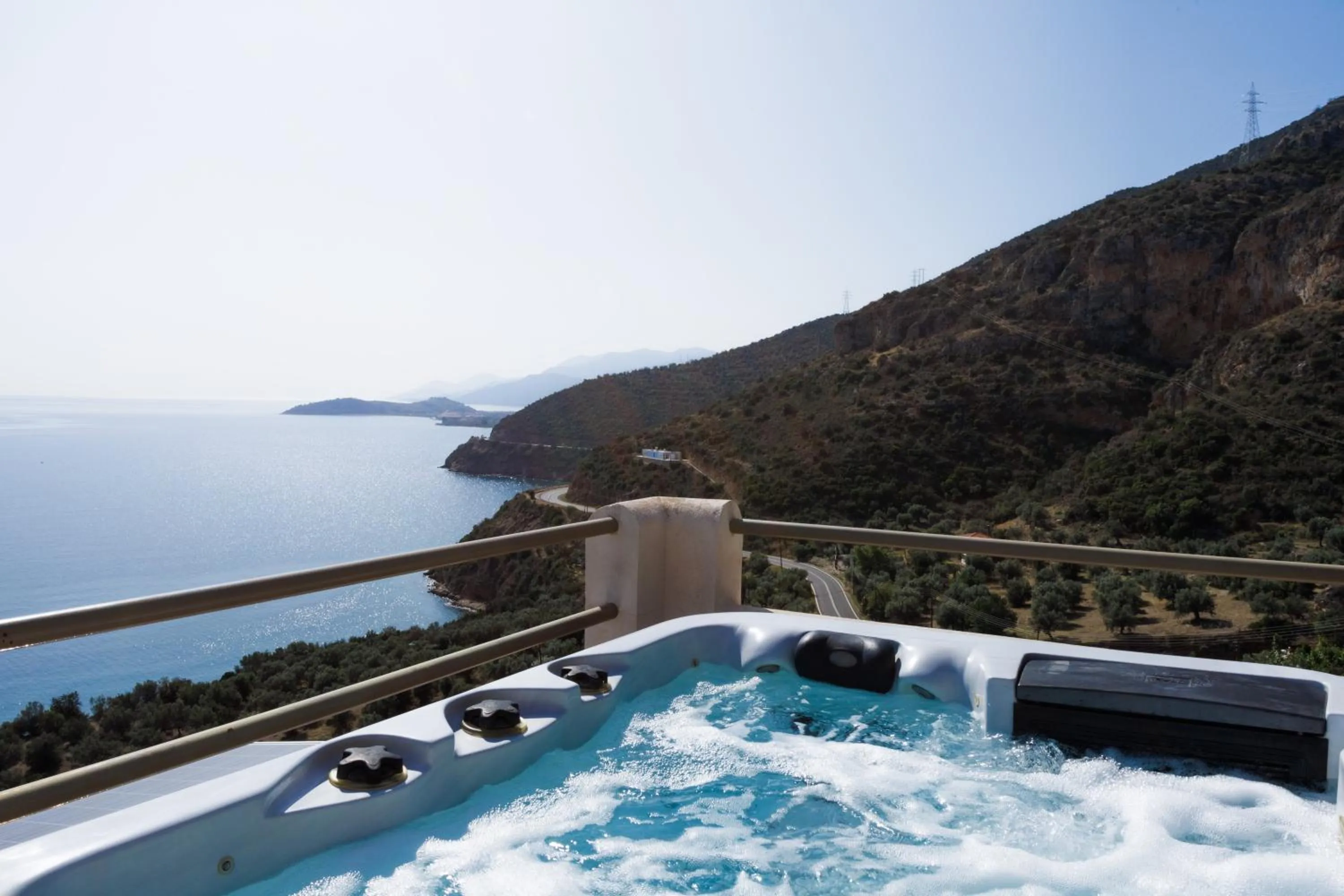 Hot Tub in Blue Horizon Suites