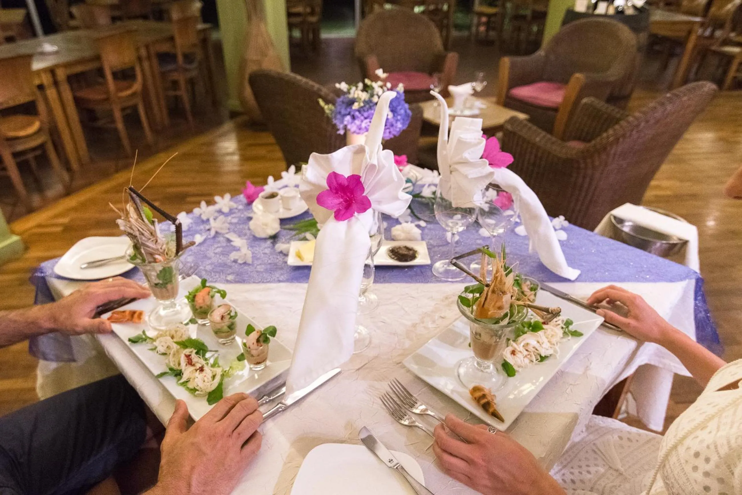 Restaurant/places to eat in Bubble Lodge Bois Chéri Plantation