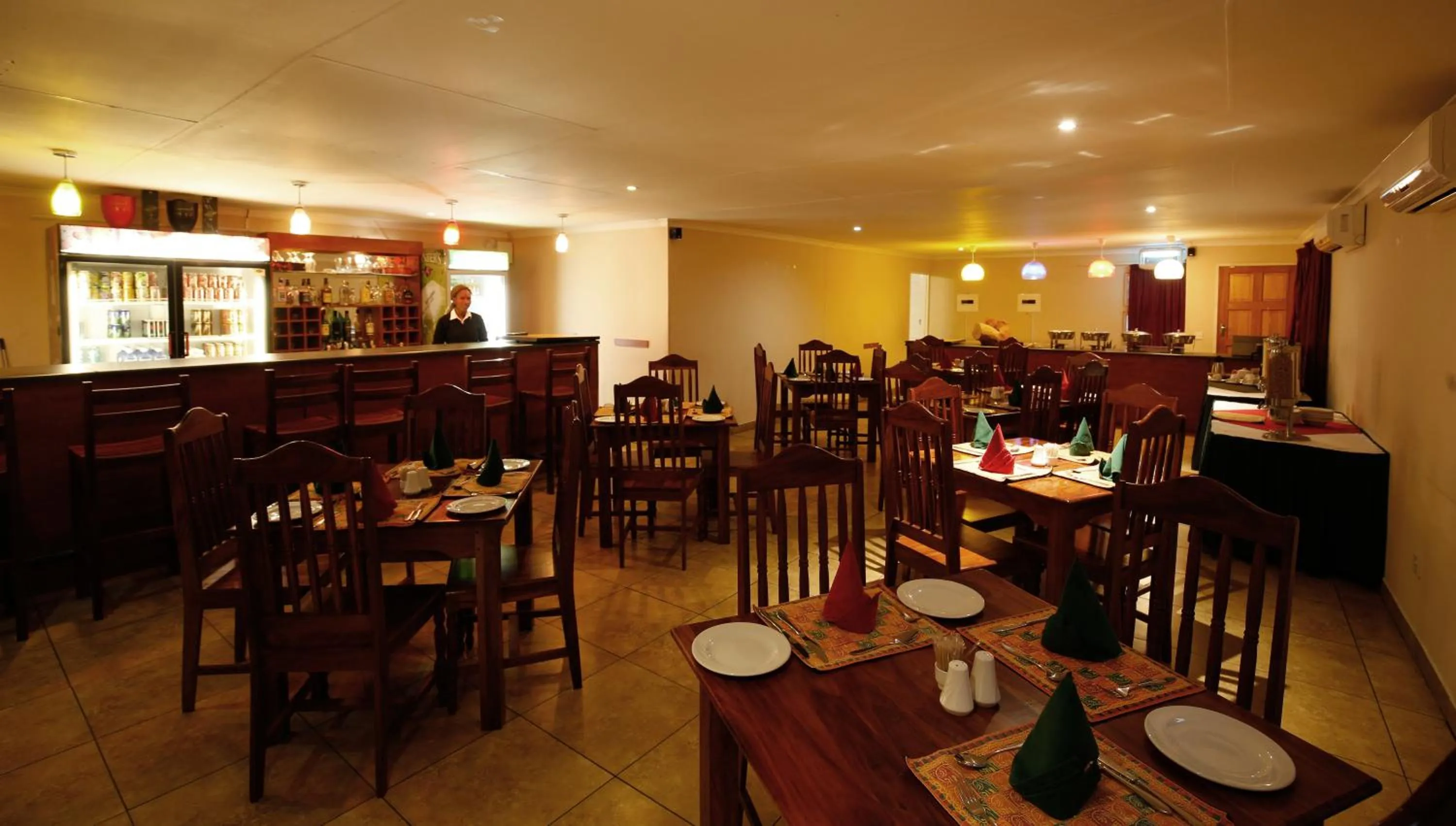 Restaurant/places to eat in Mokoro Lodge