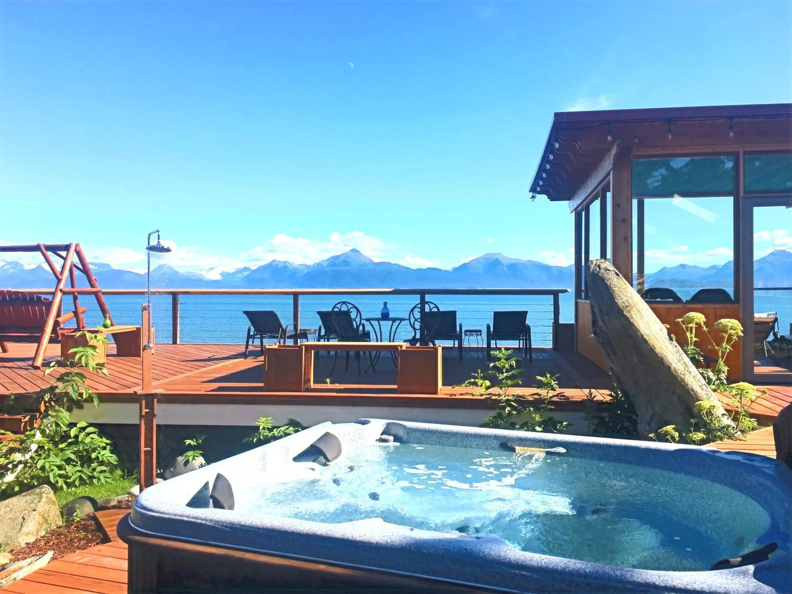 Hot Tub in Homer Inn & Spa