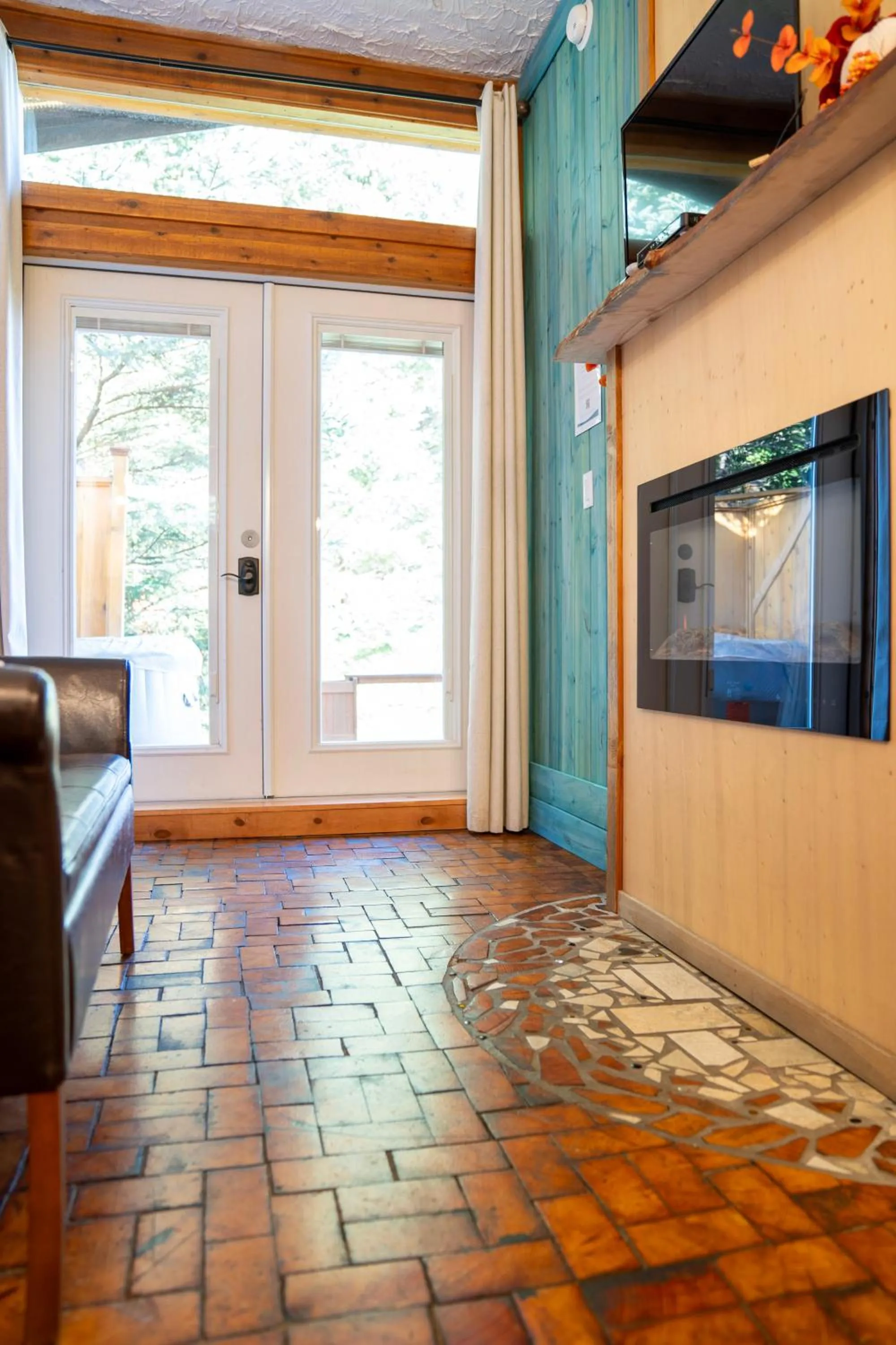 Seating area in Homer Inn & Spa