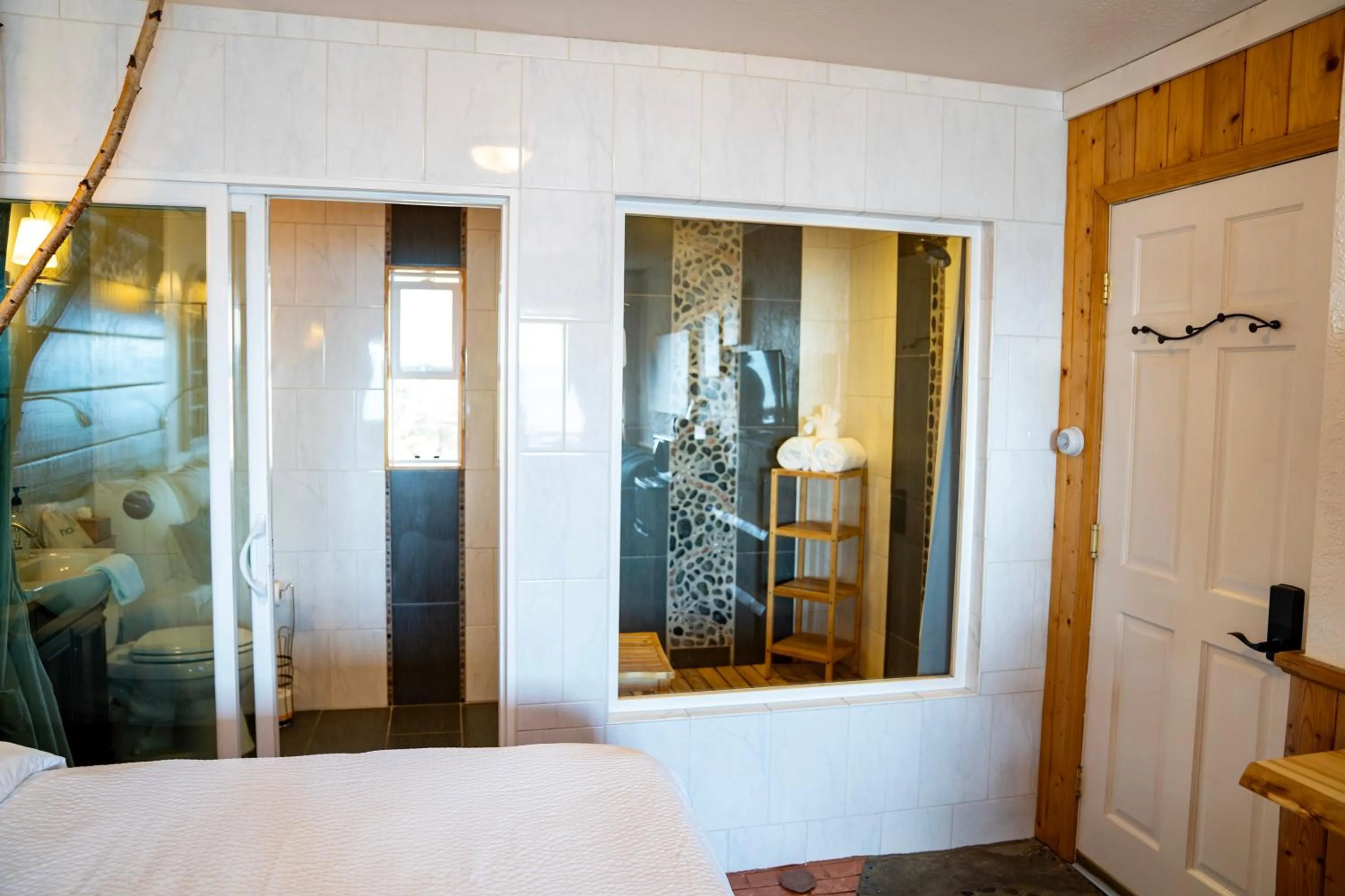 Bed in Homer Inn & Spa