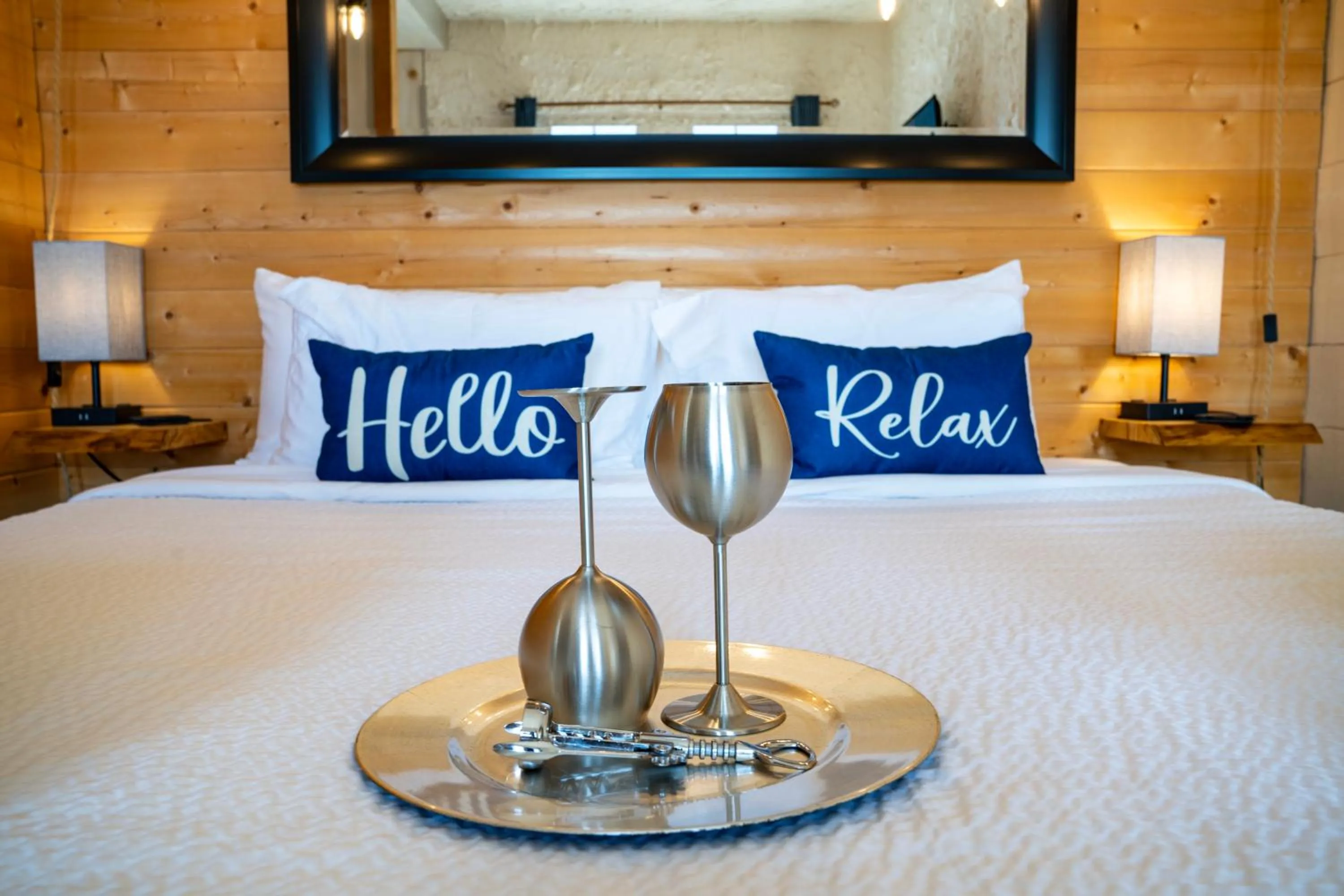 Bed in Homer Inn & Spa