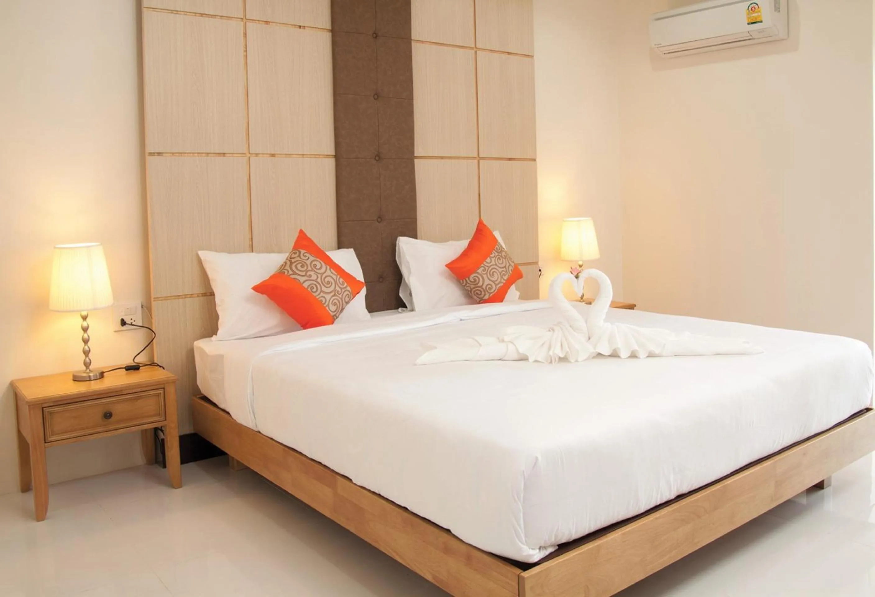 Photo of the whole room, Bed in JS Residence Krabi