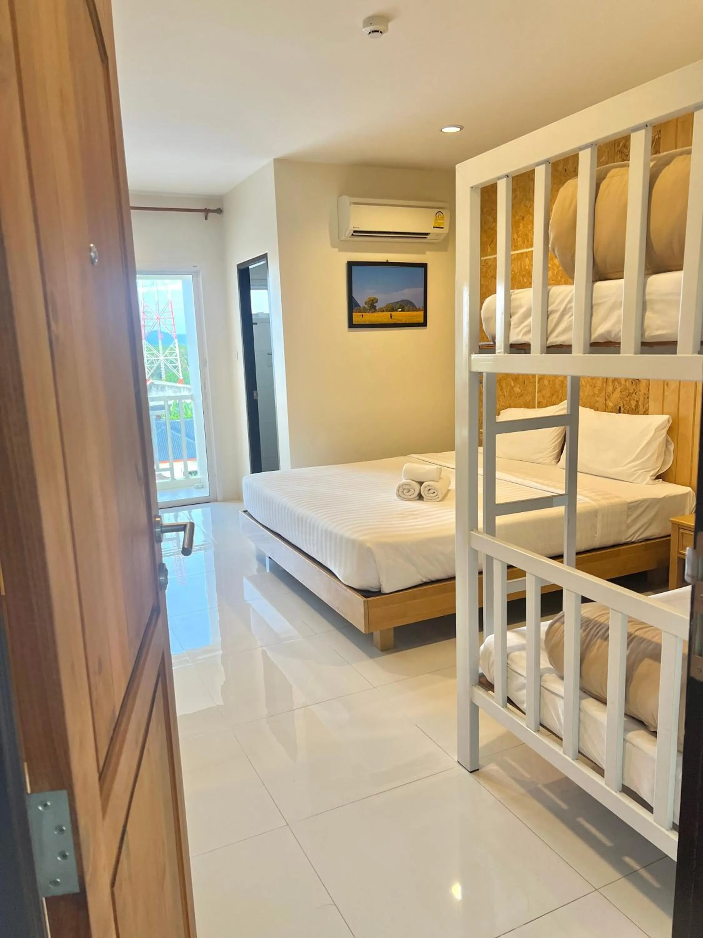 Photo of the whole room, Bed in JS Residence Krabi