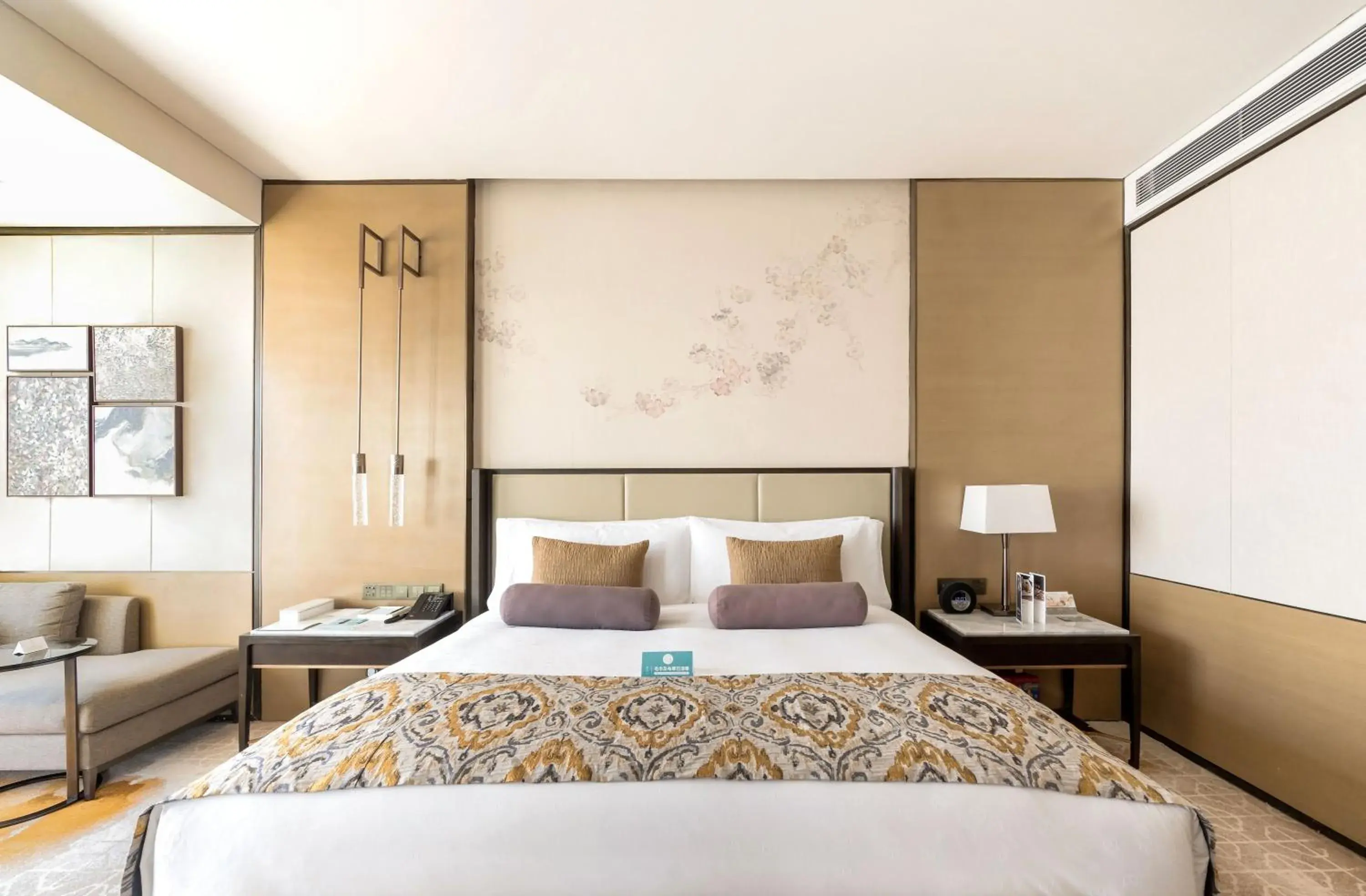 Deluxe Twin Room with City View in Meixi Lake Hotel, a Luxury Collection Hotel, Changsha Deluxe Twin Room with City View in Meixi Lake Hotel, a Luxury Collection Hotel, Changsha