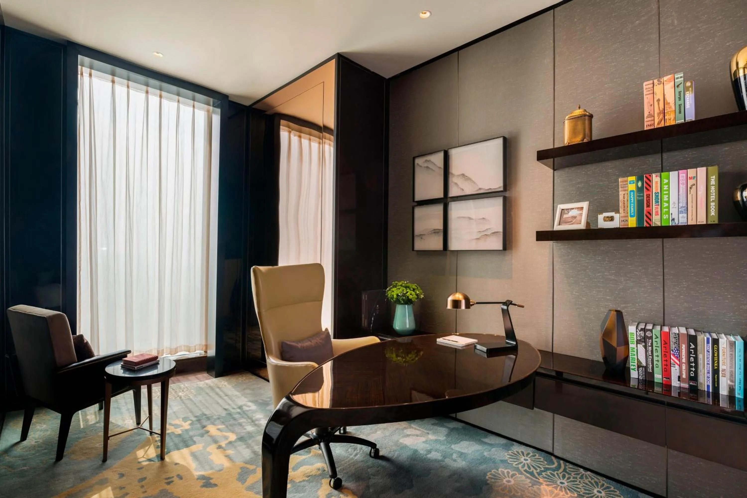 Bedroom in Meixi Lake Hotel, a Luxury Collection Hotel, Changsha