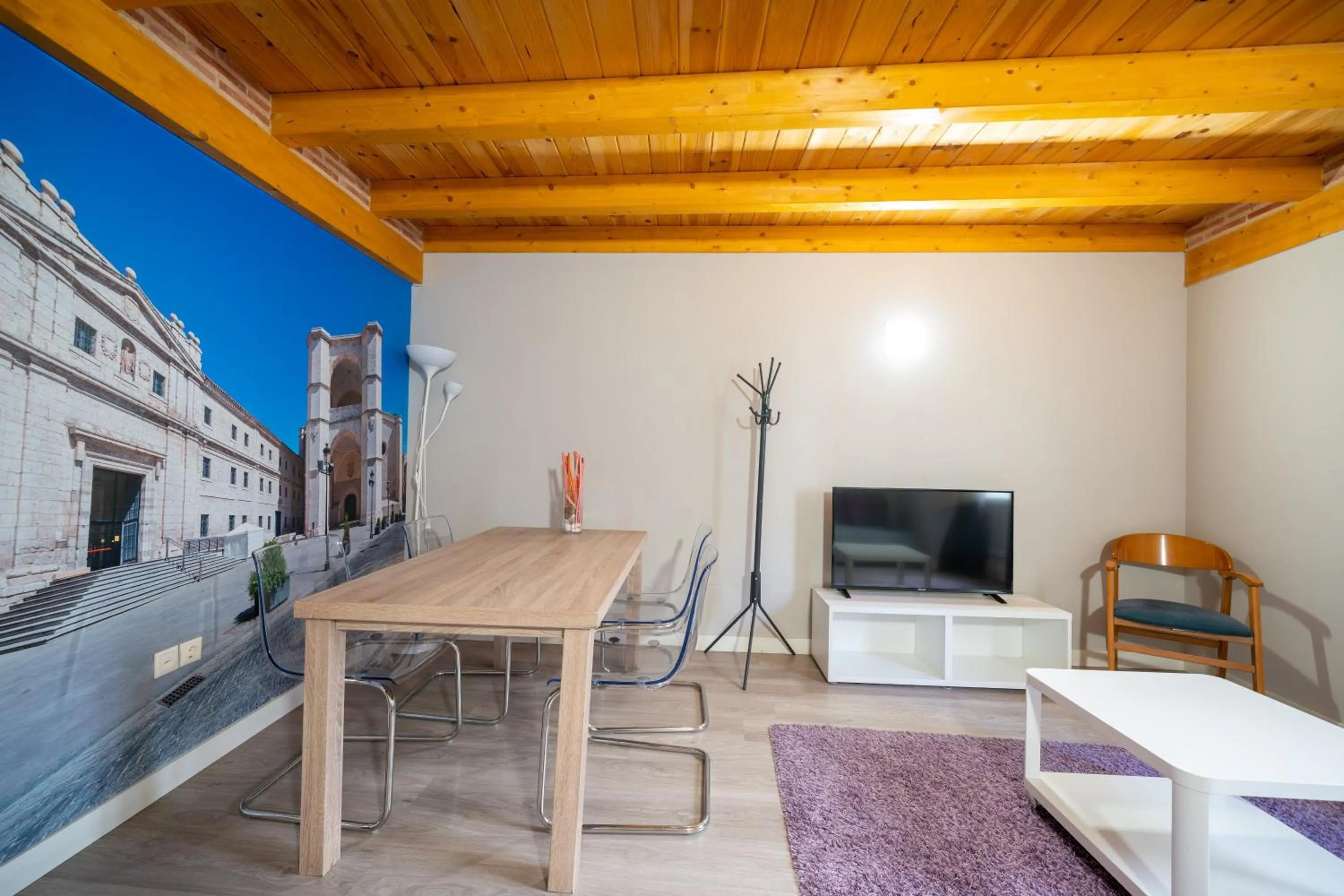 Communal lounge/ TV room in Apartamentos GO - Leopoldo Cano Center