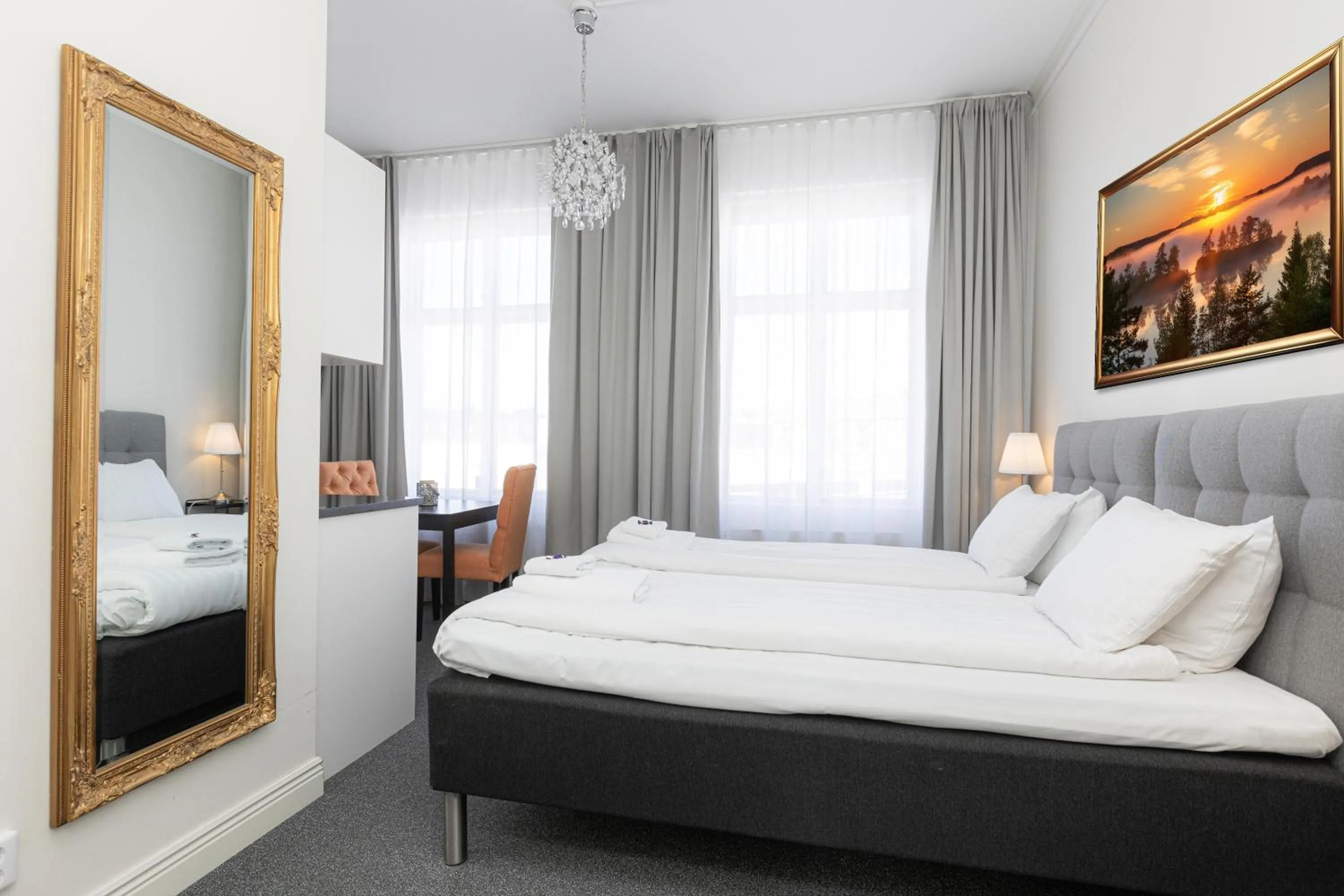 Property building, Bed in Hotell Drottninggatan 11