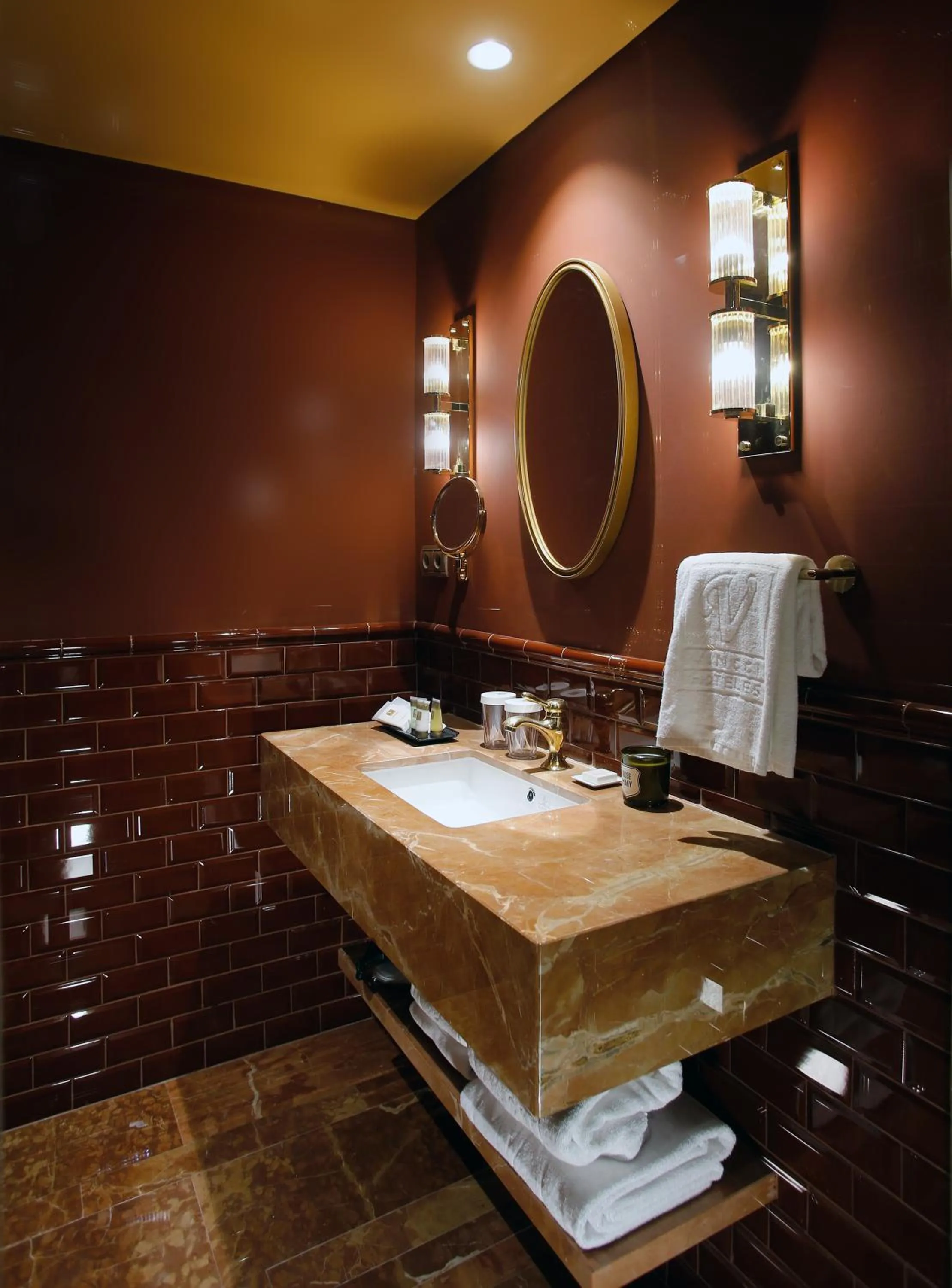 Bathroom in Vincci Mae