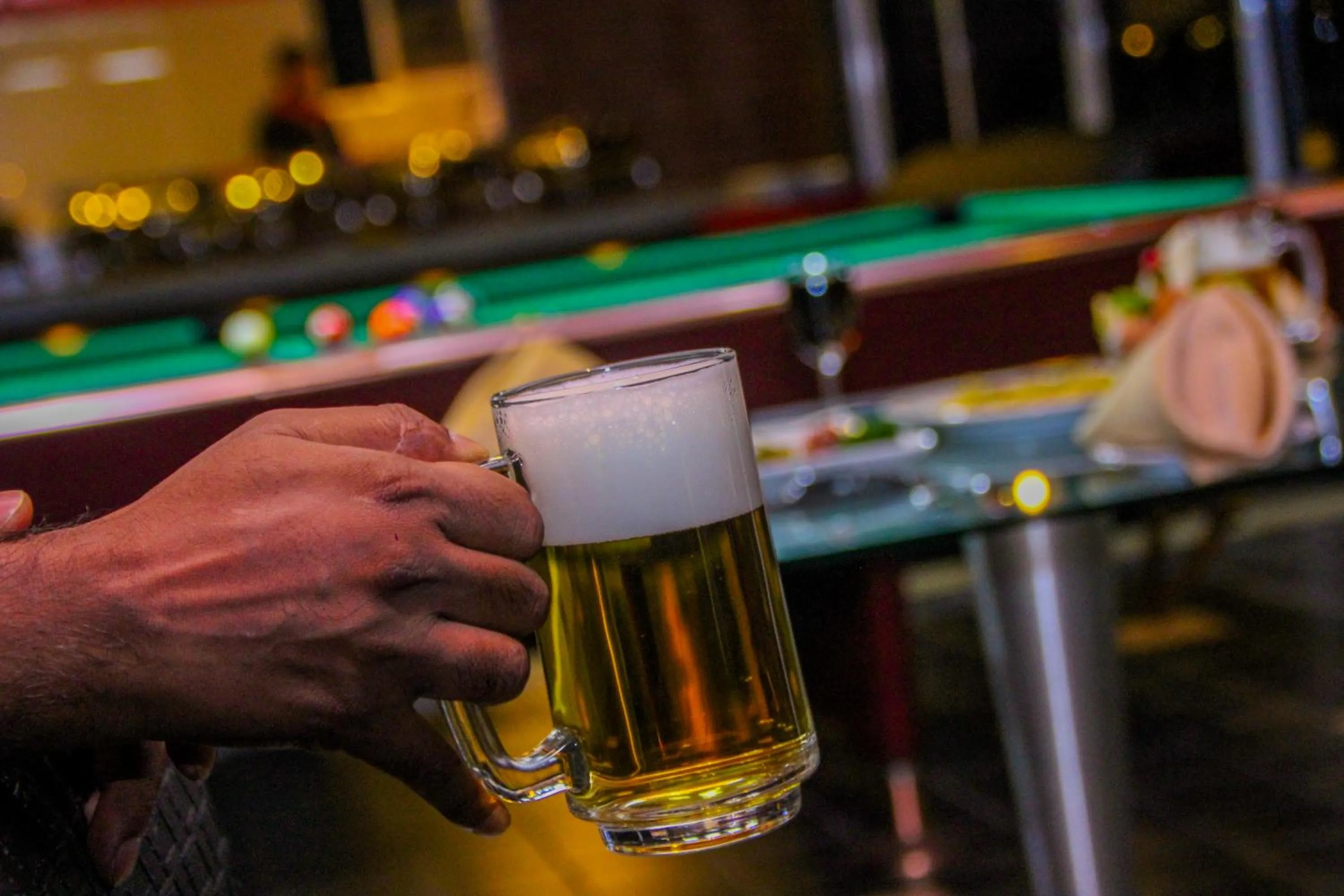 Alcoholic drinks in Sasha Transit Hotel