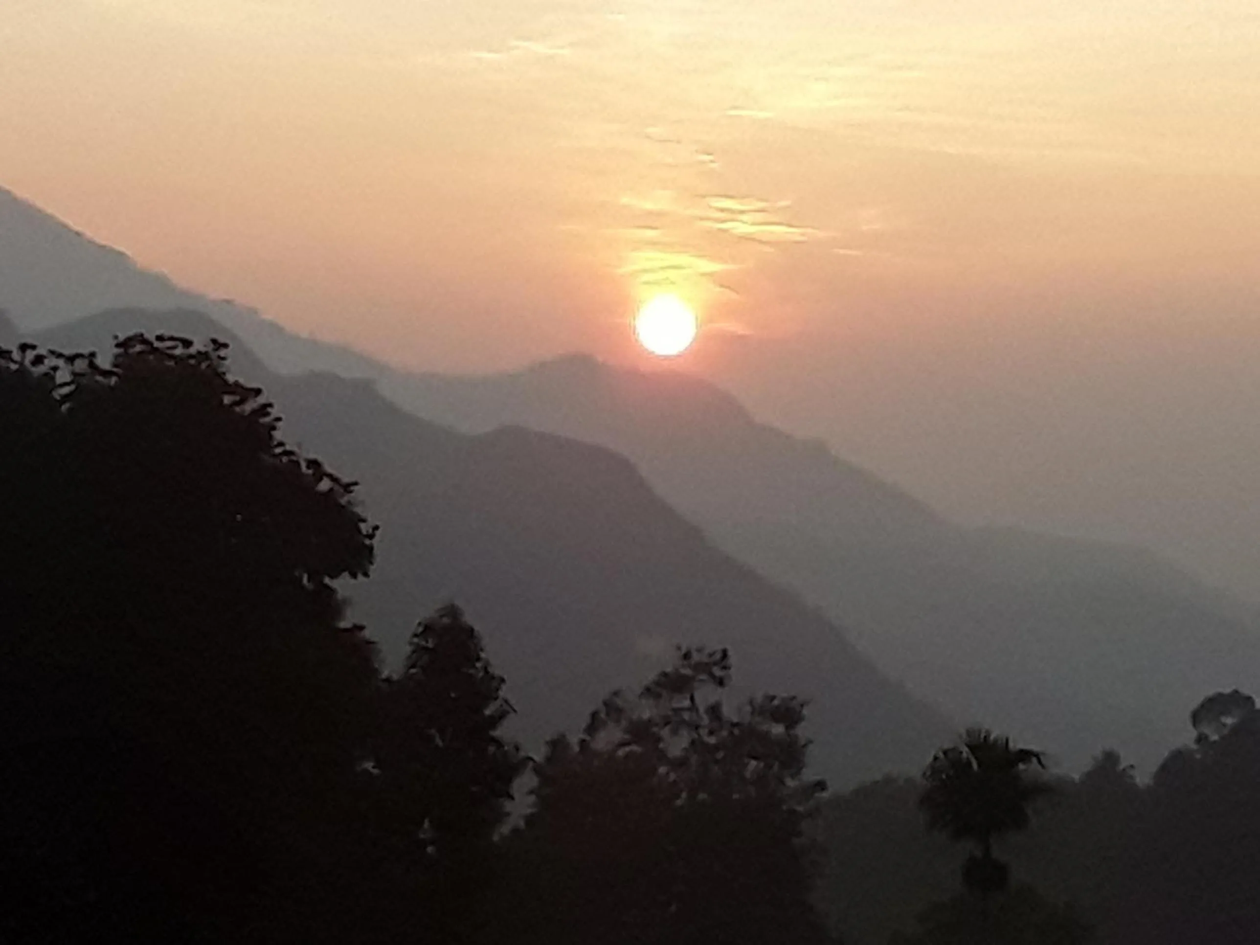 Sunrise in Dimuthu Home Stay
