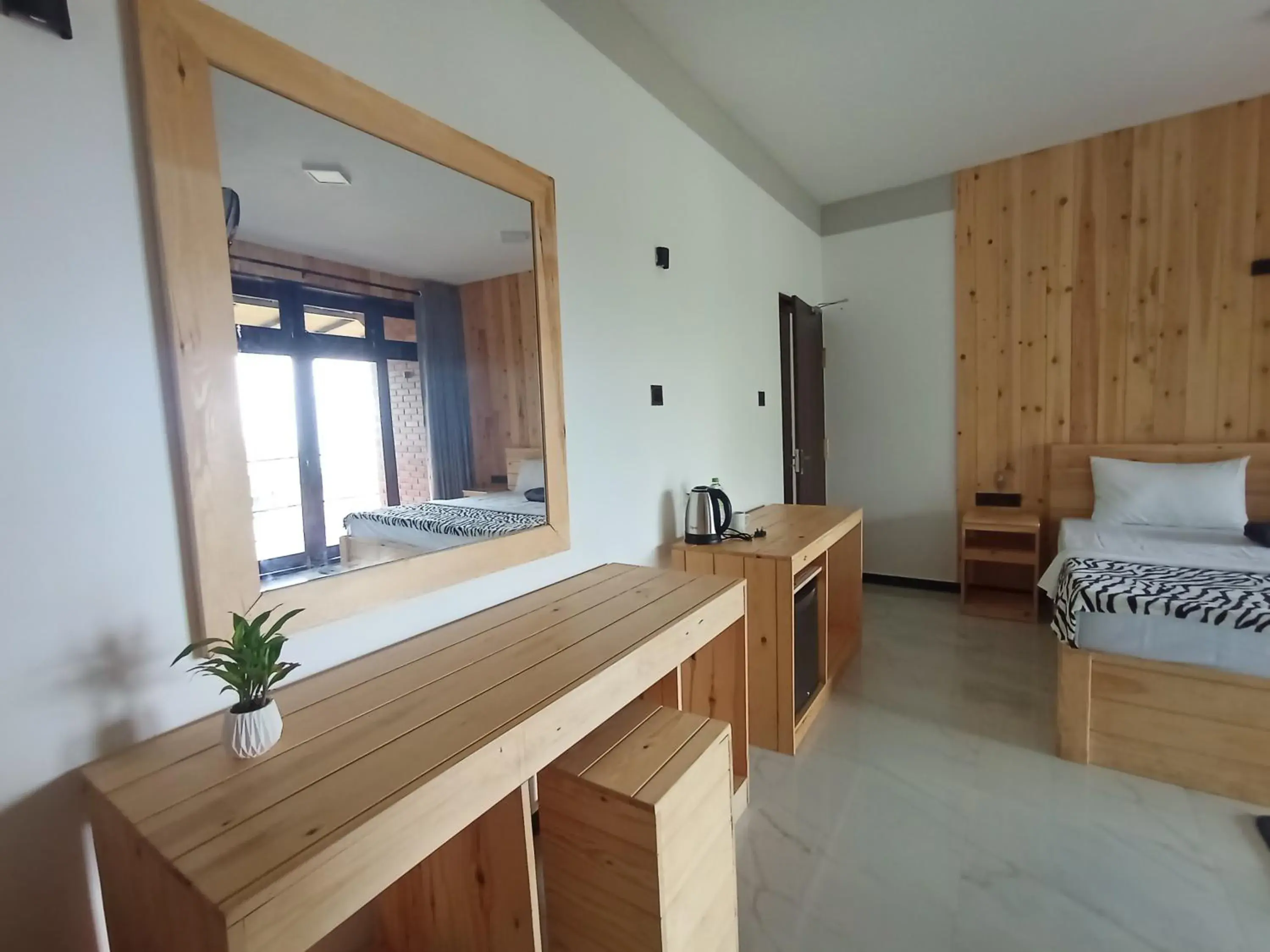 Deluxe Double Room in Dimuthu Home Stay Deluxe Double Room in Dimuthu Home Stay