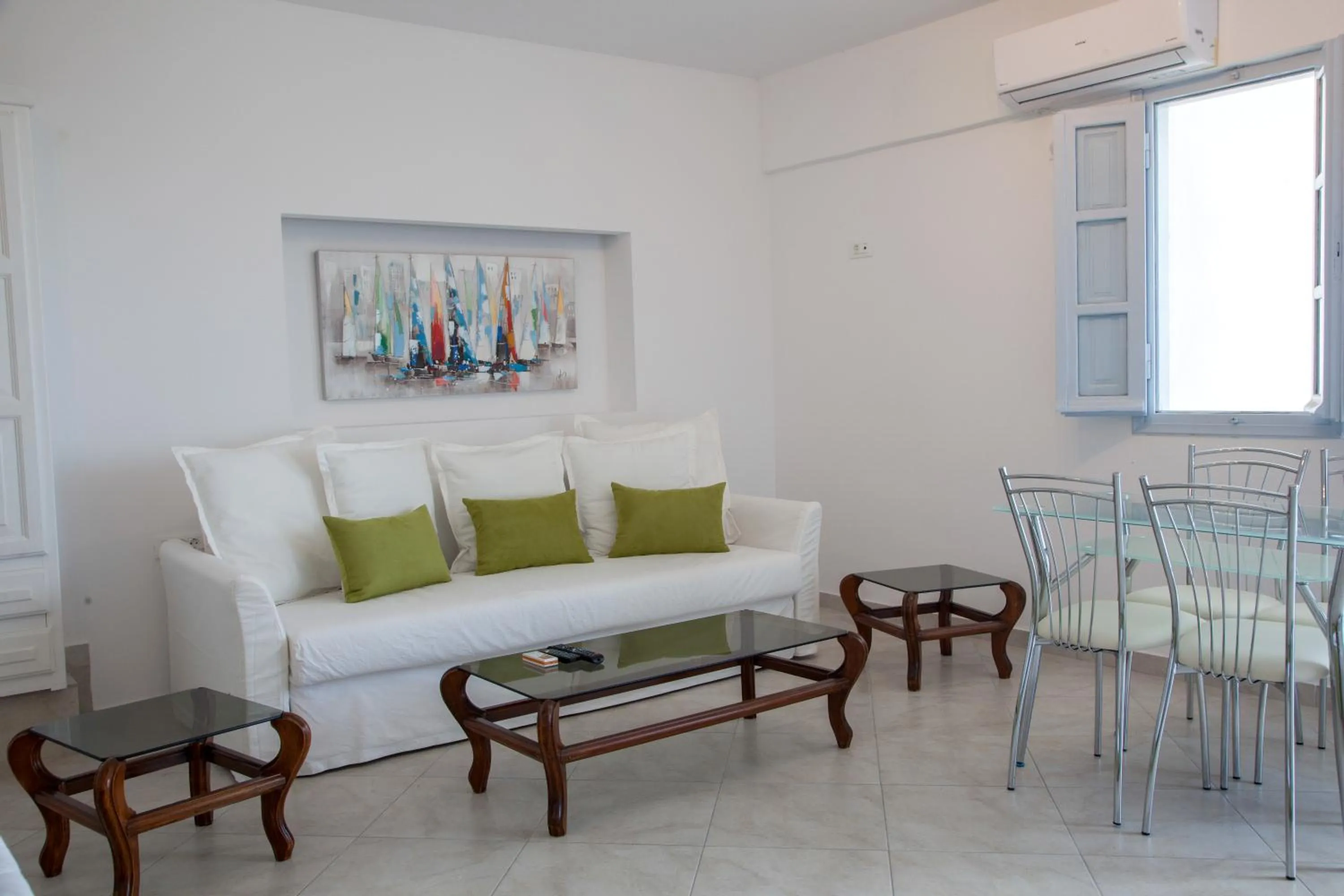 Living room in Luna Rossa Santorini