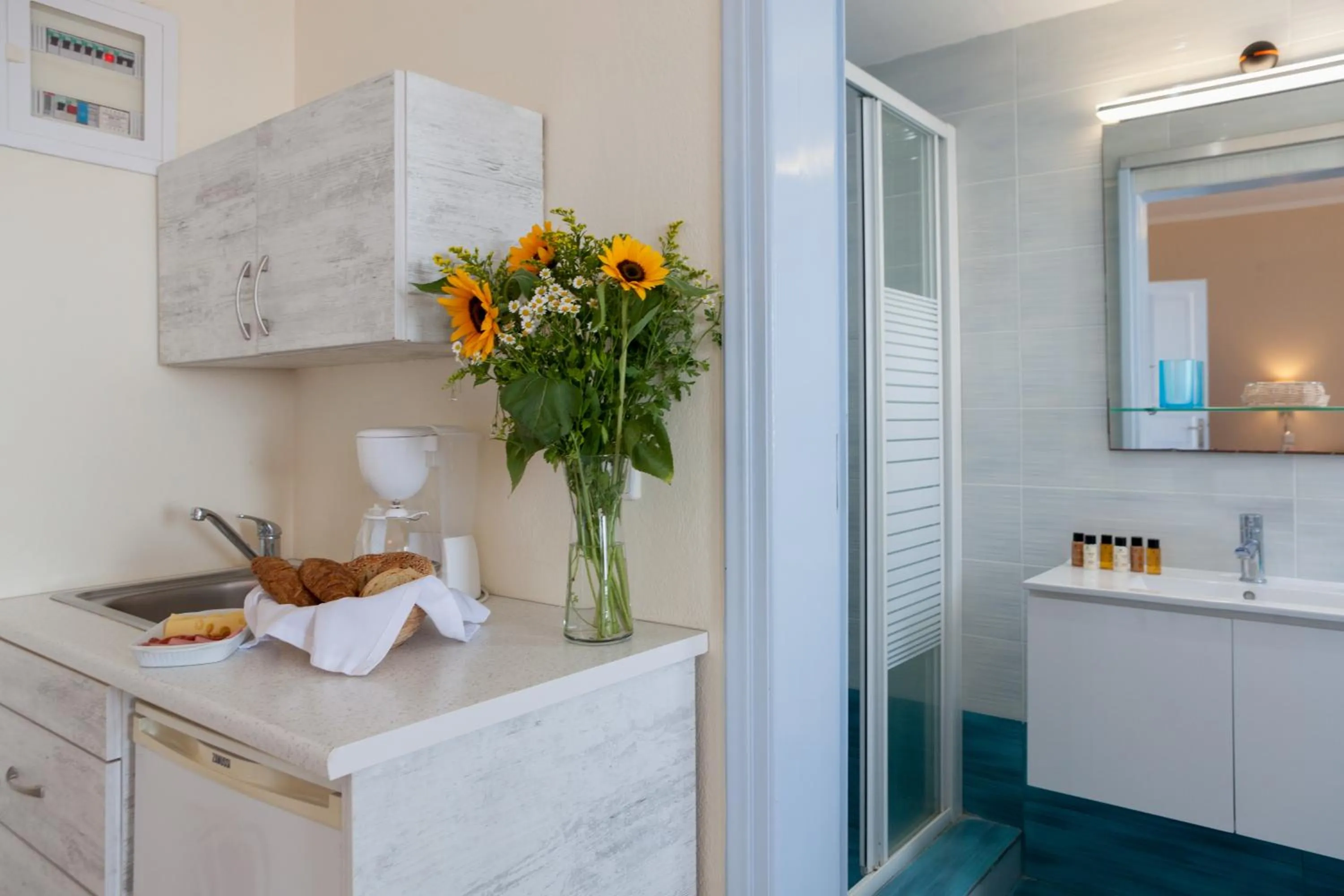 Bathroom in Luna Rossa Santorini