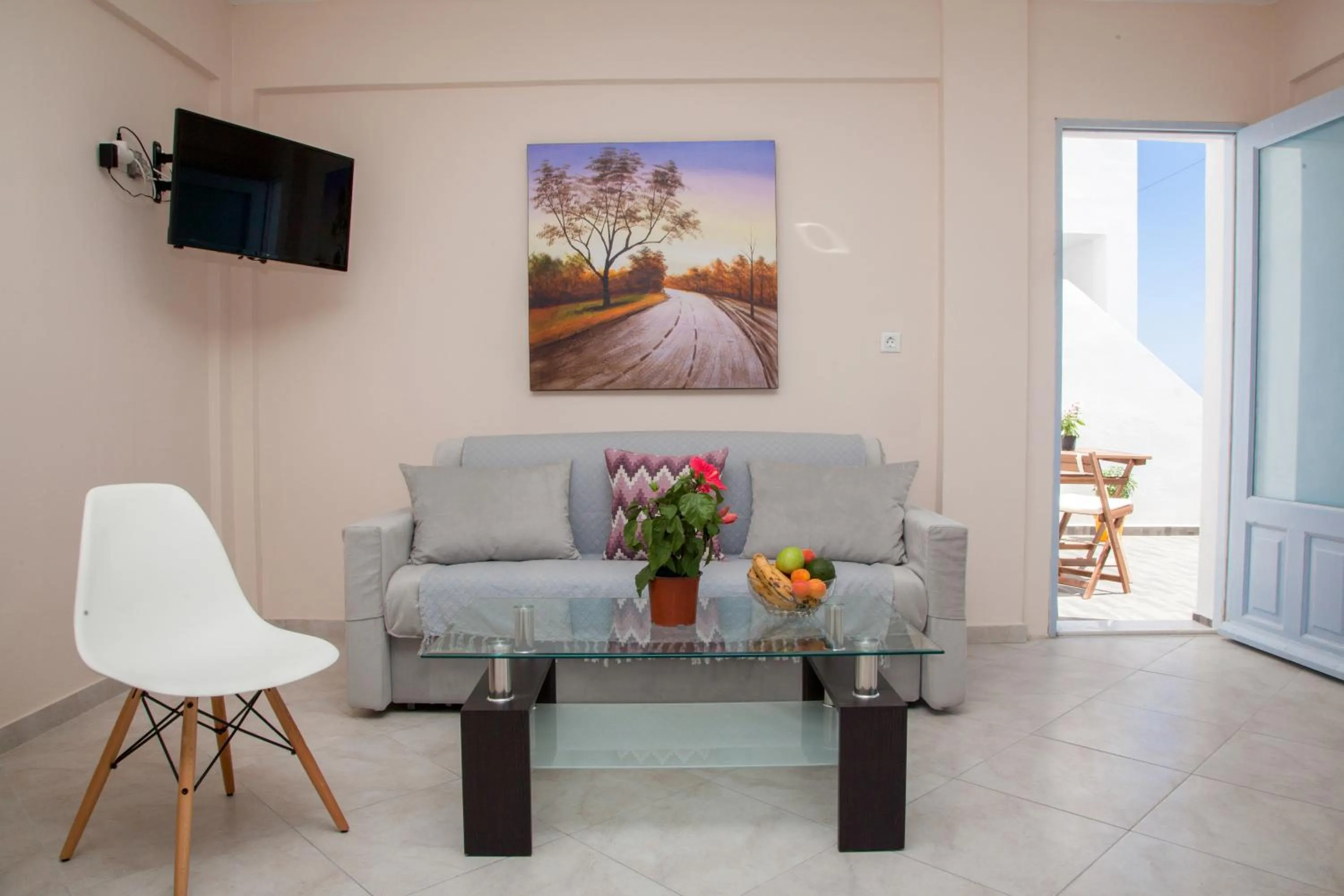 TV and multimedia in Luna Rossa Santorini