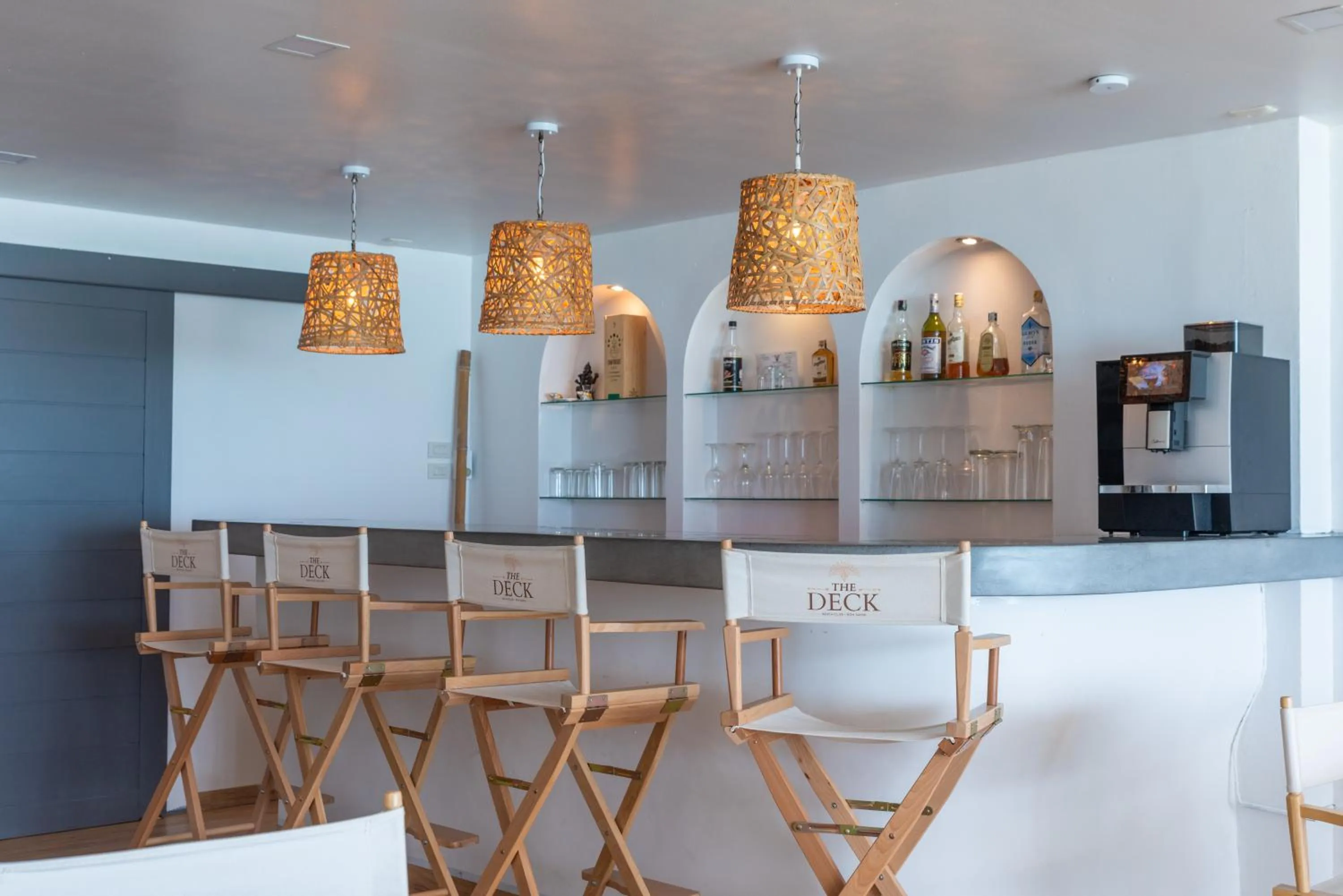 Restaurant/places to eat in Riviera Beach Hotel