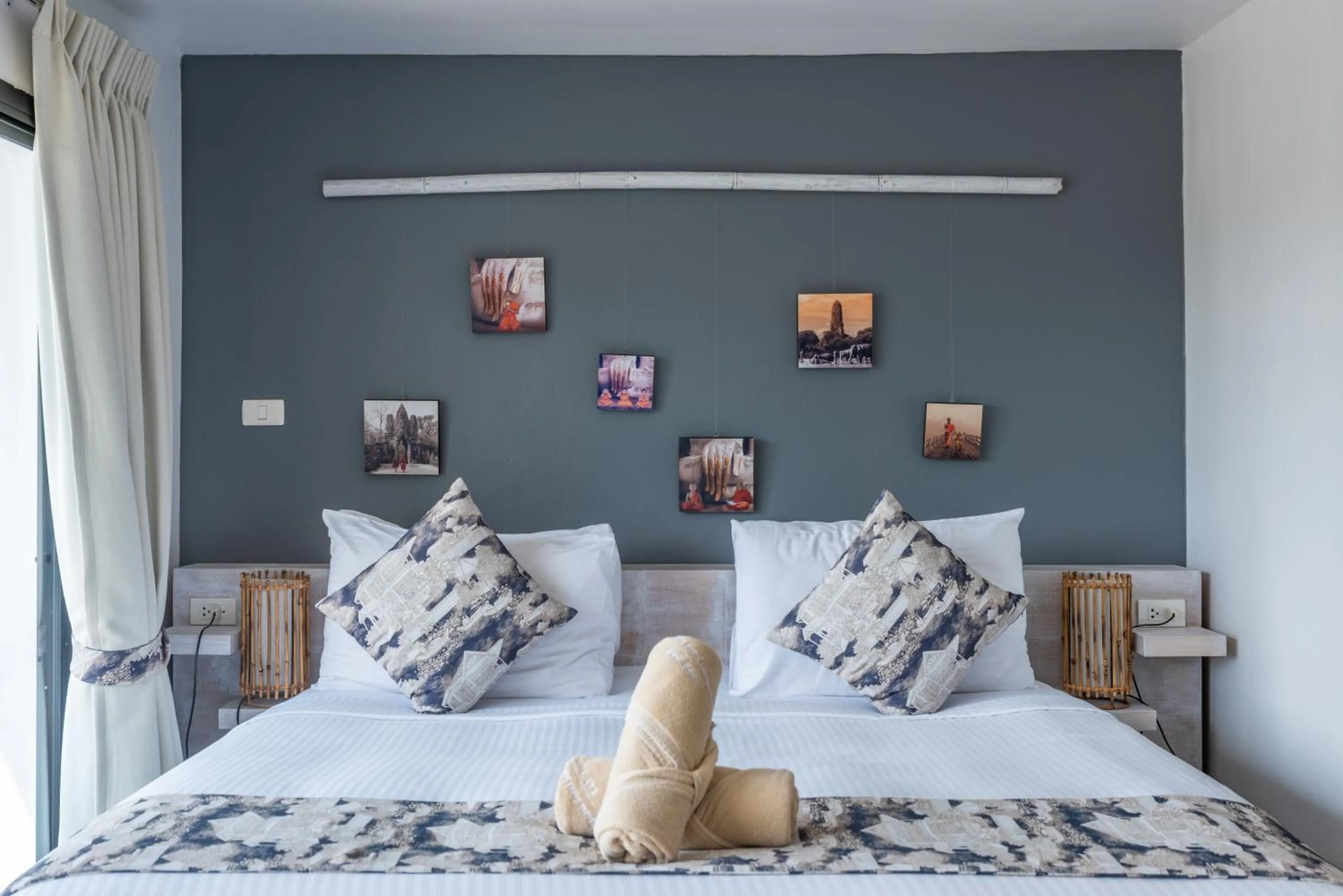 Bed in Riviera Beach Hotel