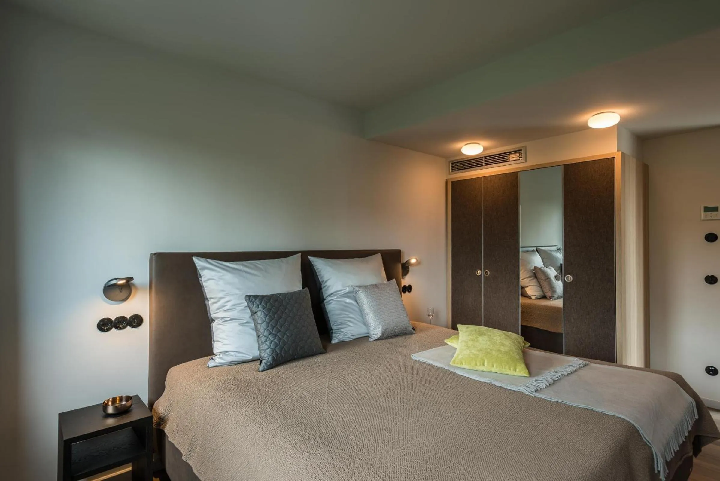 Bedroom in Golden Ball, Exclusive Serviced Apartments Munich