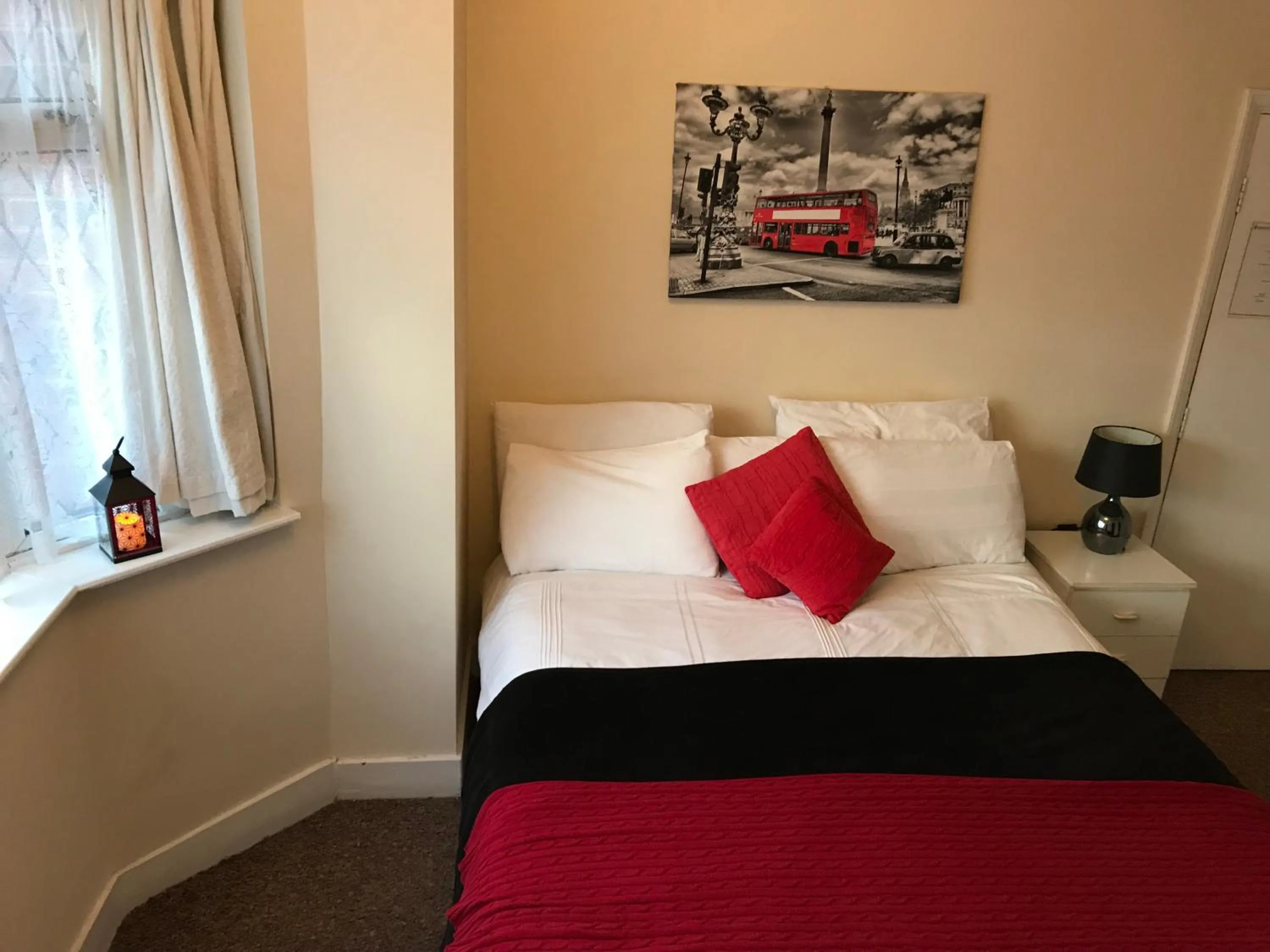 Bed in Havering Hotel