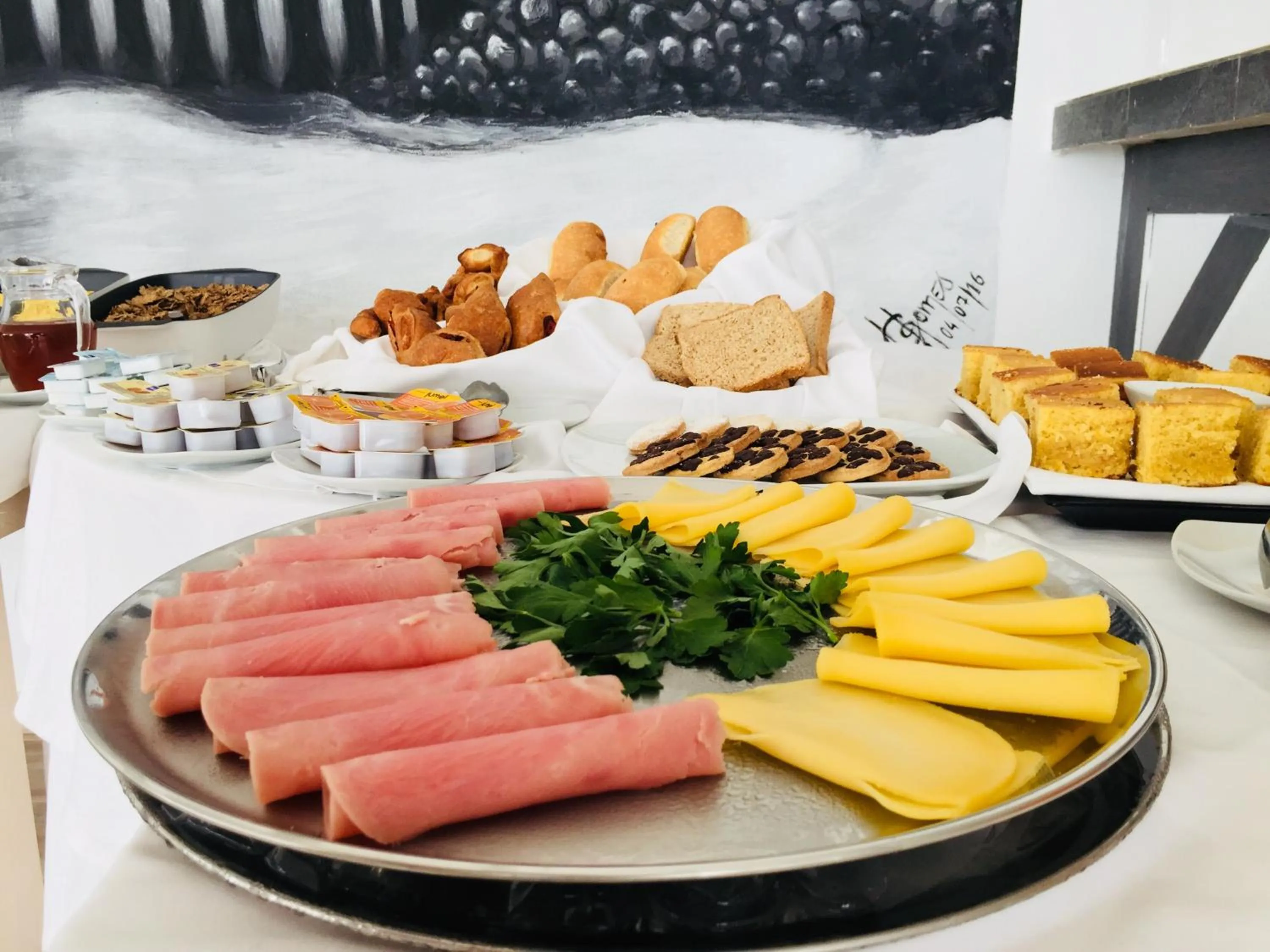 Buffet breakfast in Hotel LIVVO Budha Beach