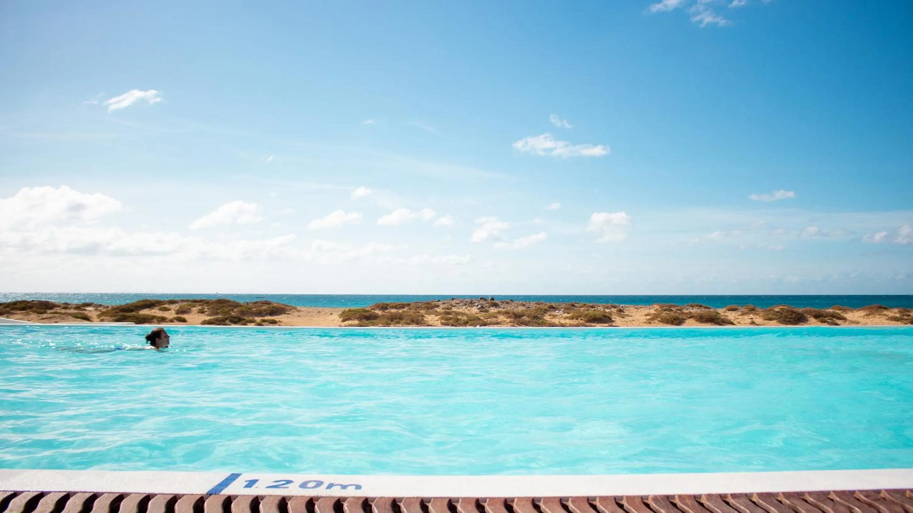 Swimming pool in Hotel LIVVO Budha Beach