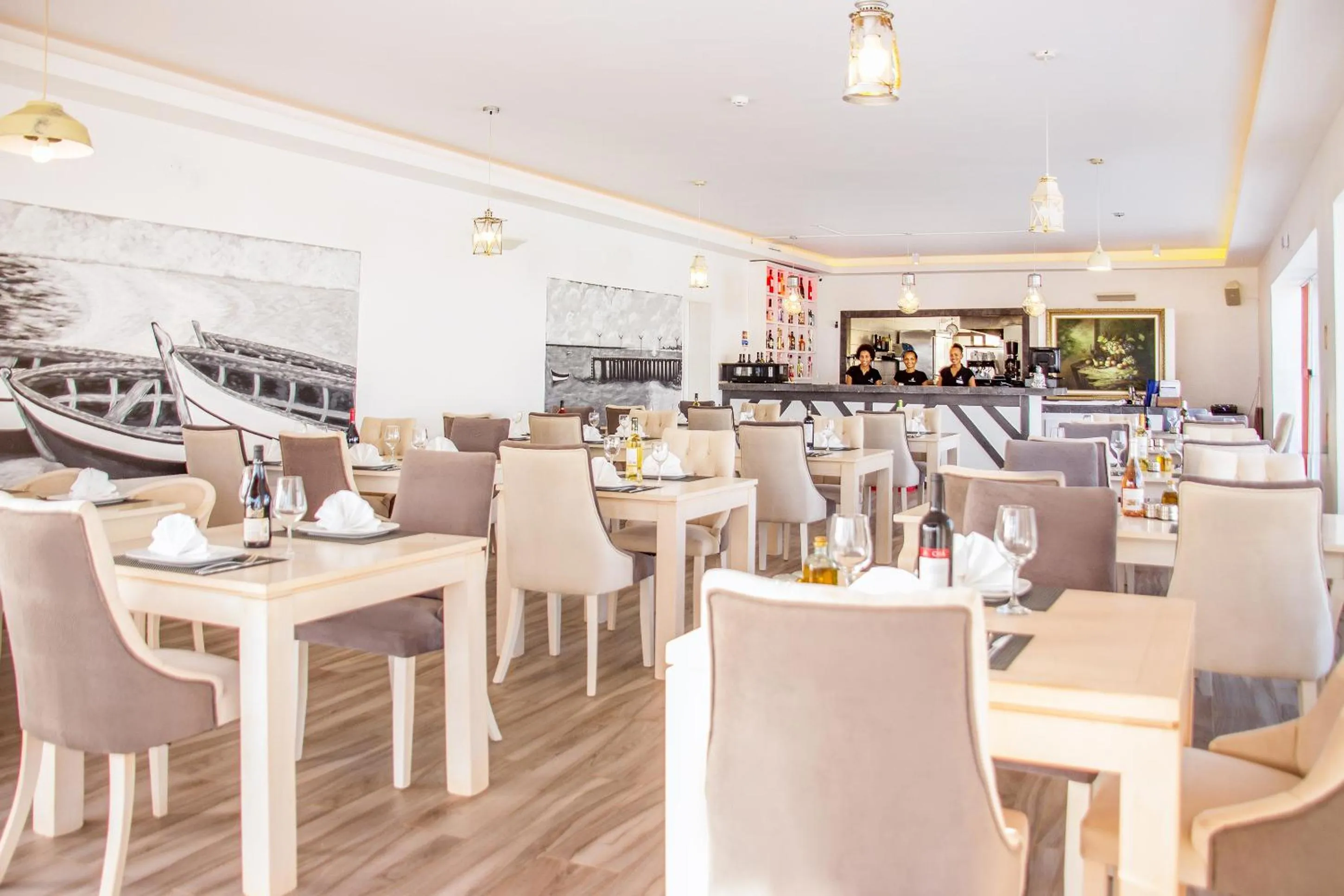 Restaurant/places to eat in Hotel LIVVO Budha Beach