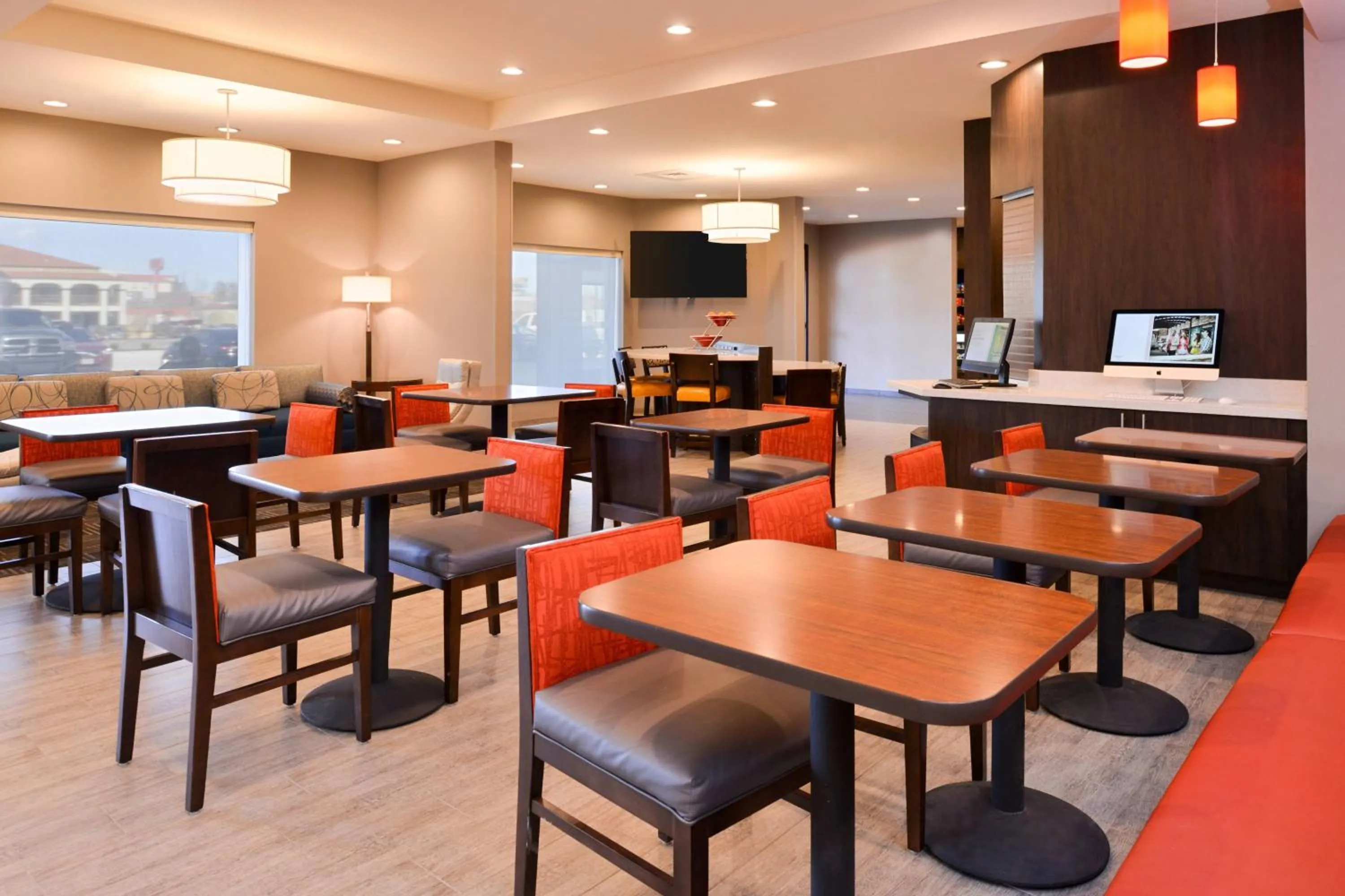 Restaurant/places to eat in TownePlace Suites by Marriott Laplace