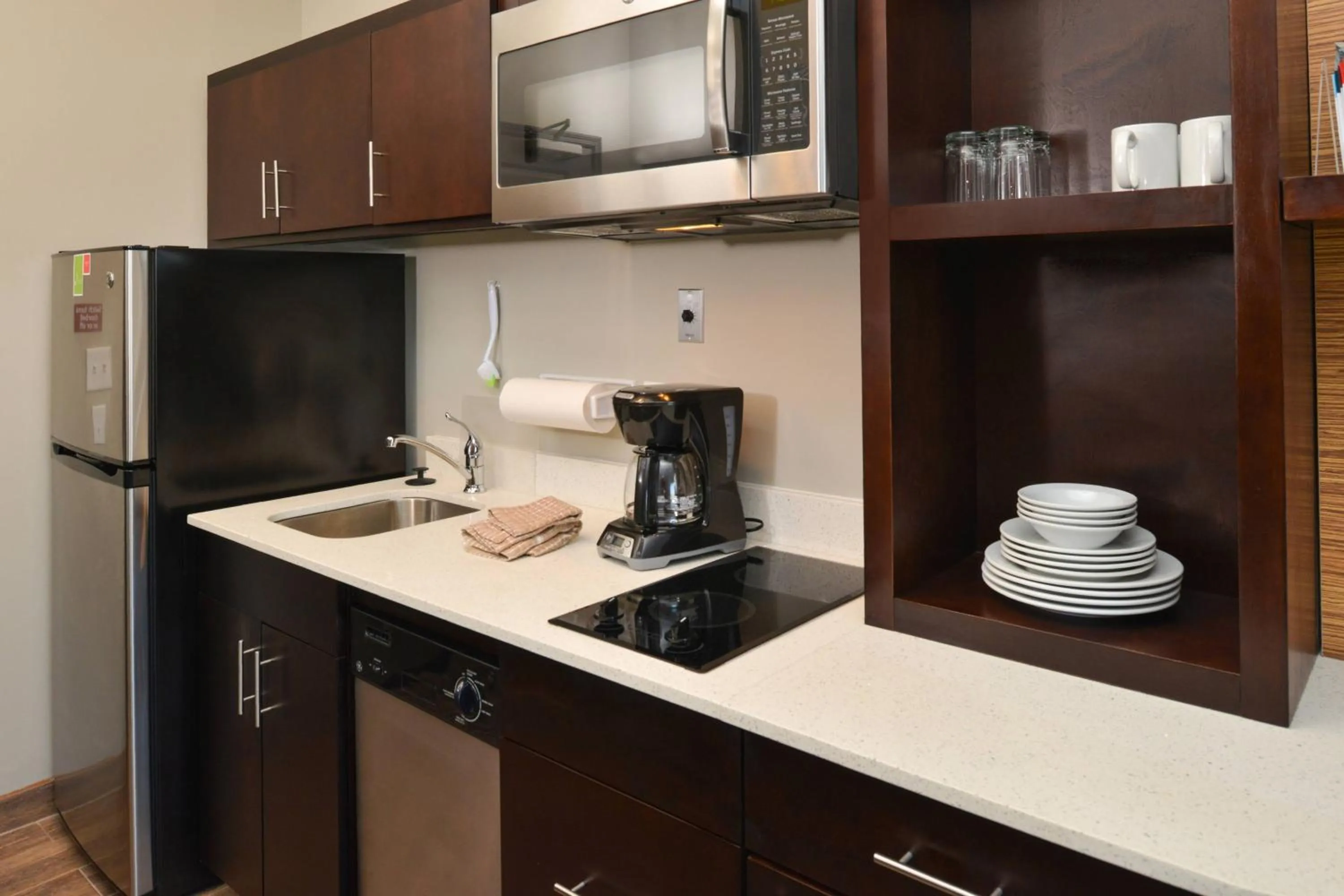 Kitchen or kitchenette in TownePlace Suites by Marriott Laplace