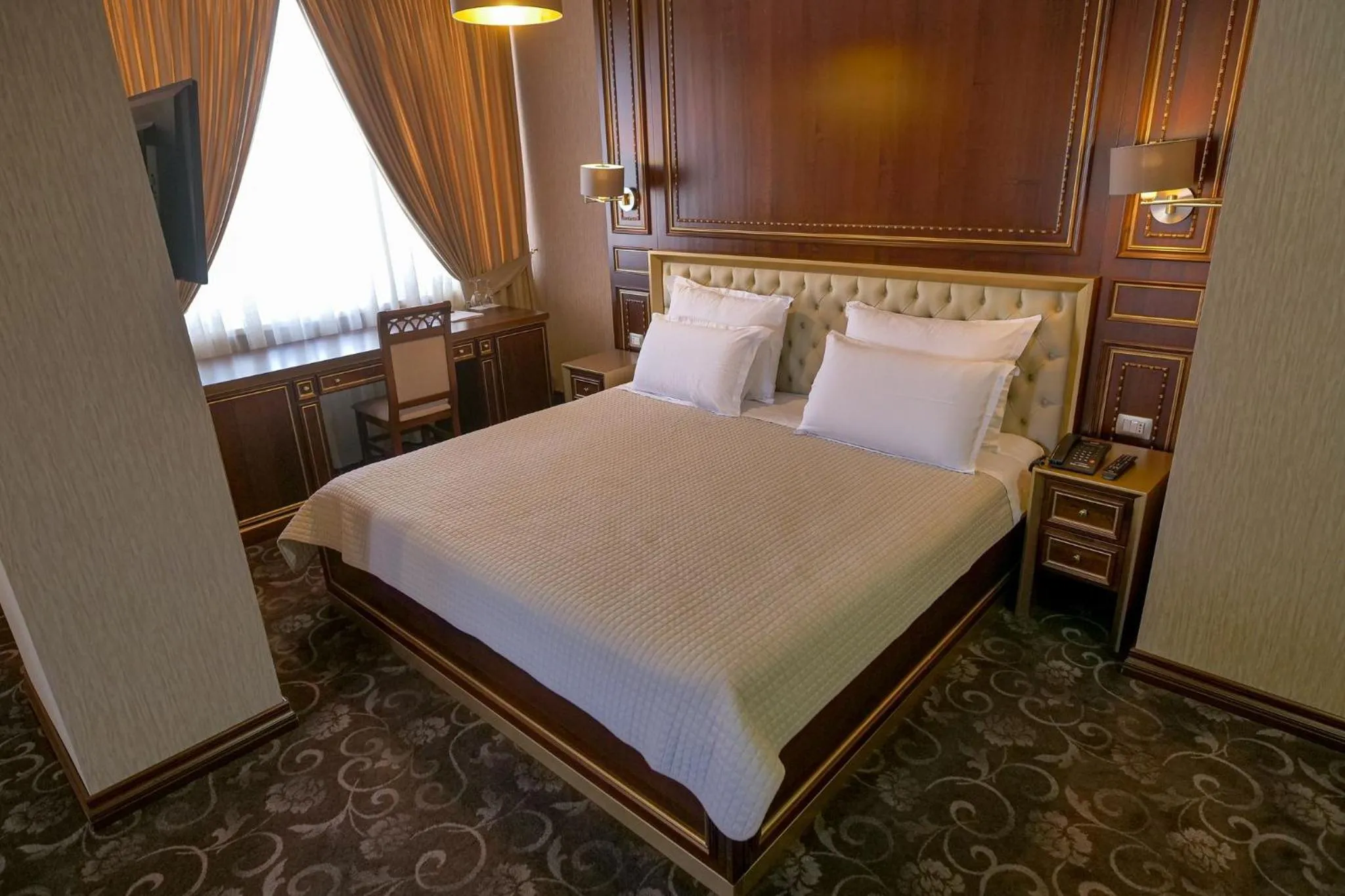 Photo of the whole room, Bed in Rozafa Hotel