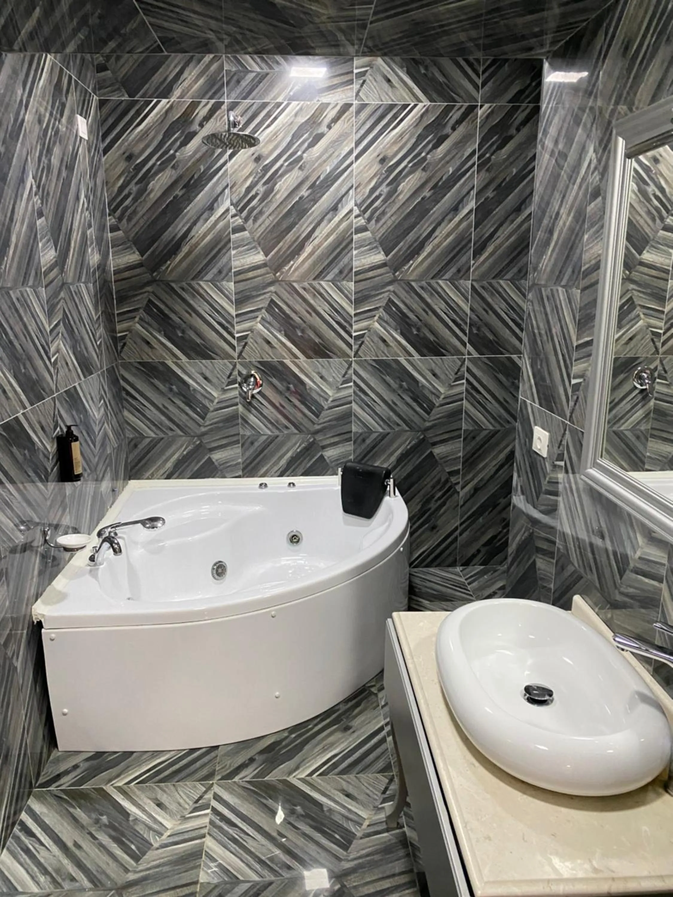 Bath in Rozafa Hotel