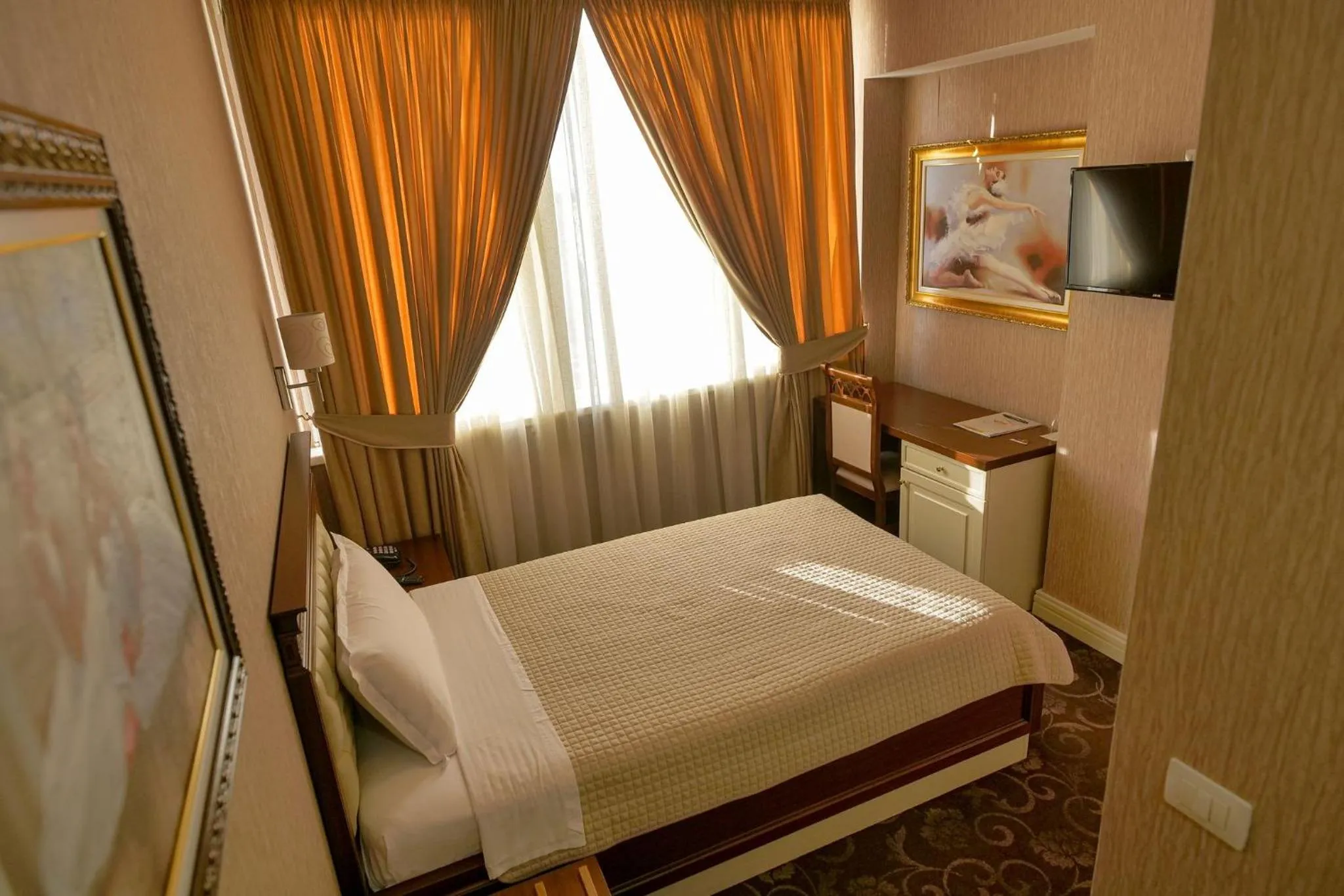 Bed in Rozafa Hotel