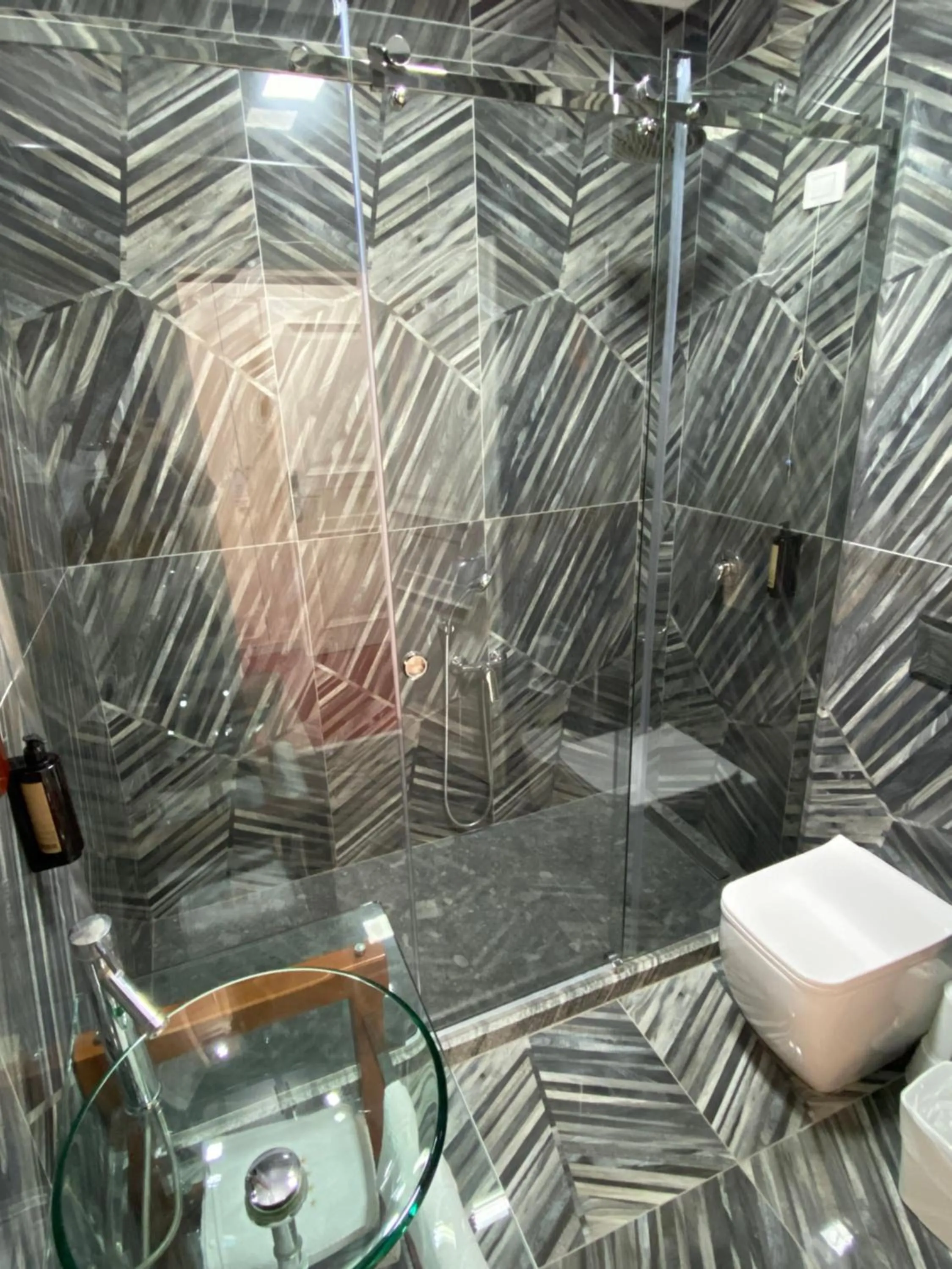 Bathroom in Rozafa Hotel