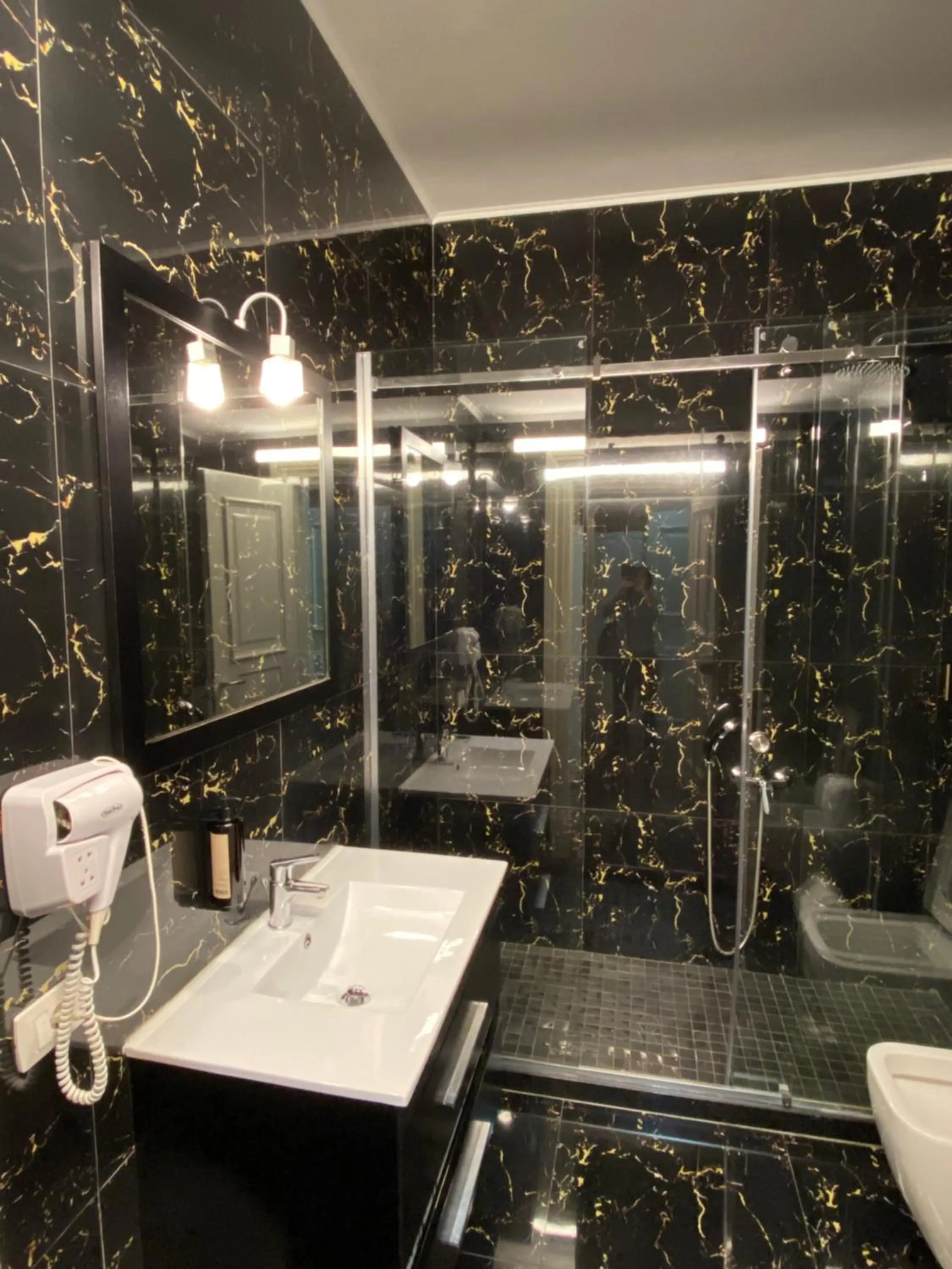 Bathroom in Rozafa Hotel