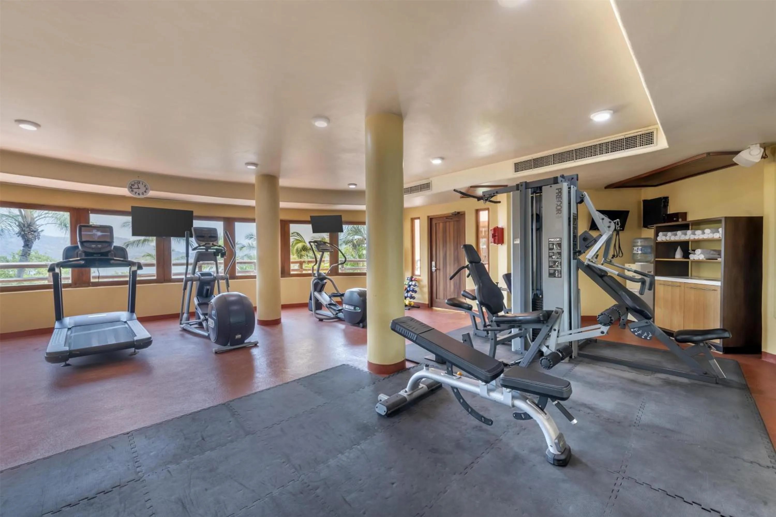 Fitness centre/facilities in Hilton Grand Vacations Club Zihuatanejo
